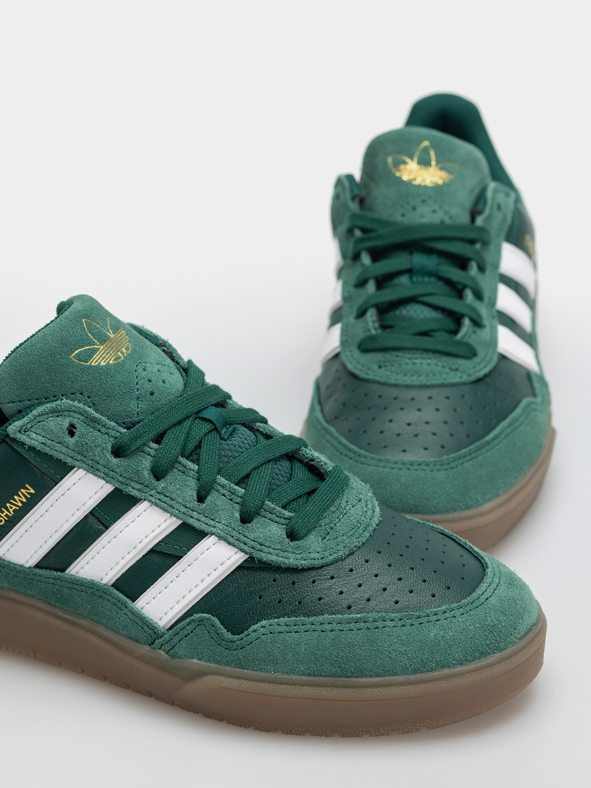 Buty adidas Tyshawn II (cgreen/ftwwht/gum5)