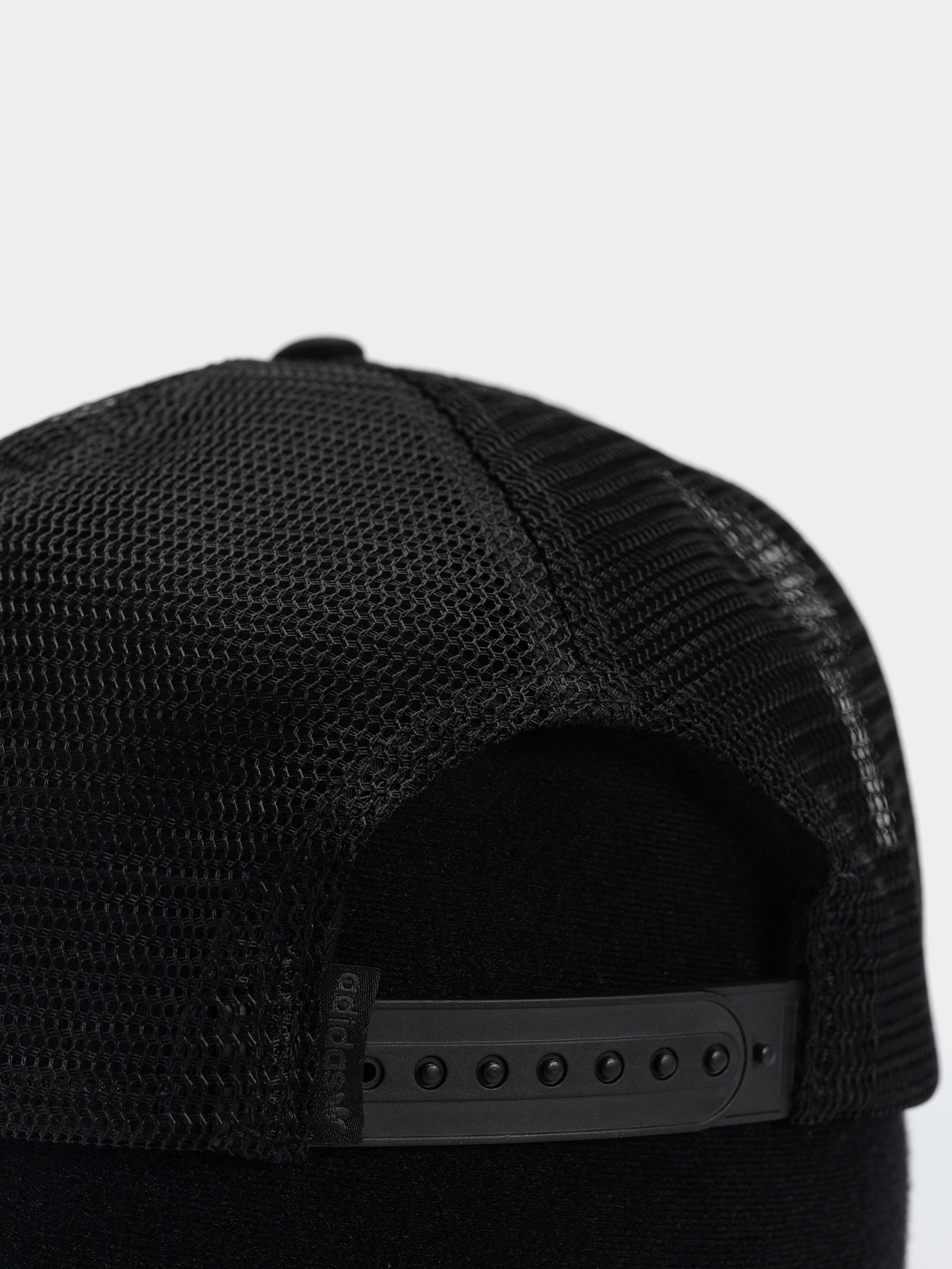 Czapka z daszkiem adidas Tyshawn Trucker (black)