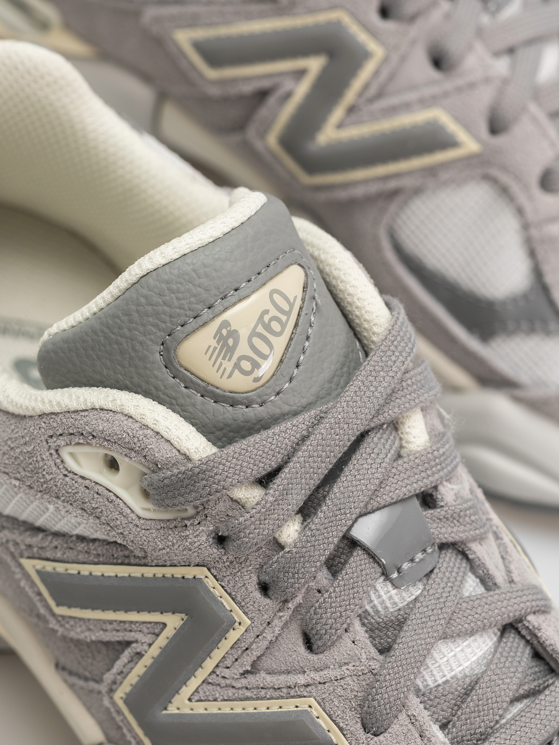 Buty New Balance 9060 (angora/reflection)