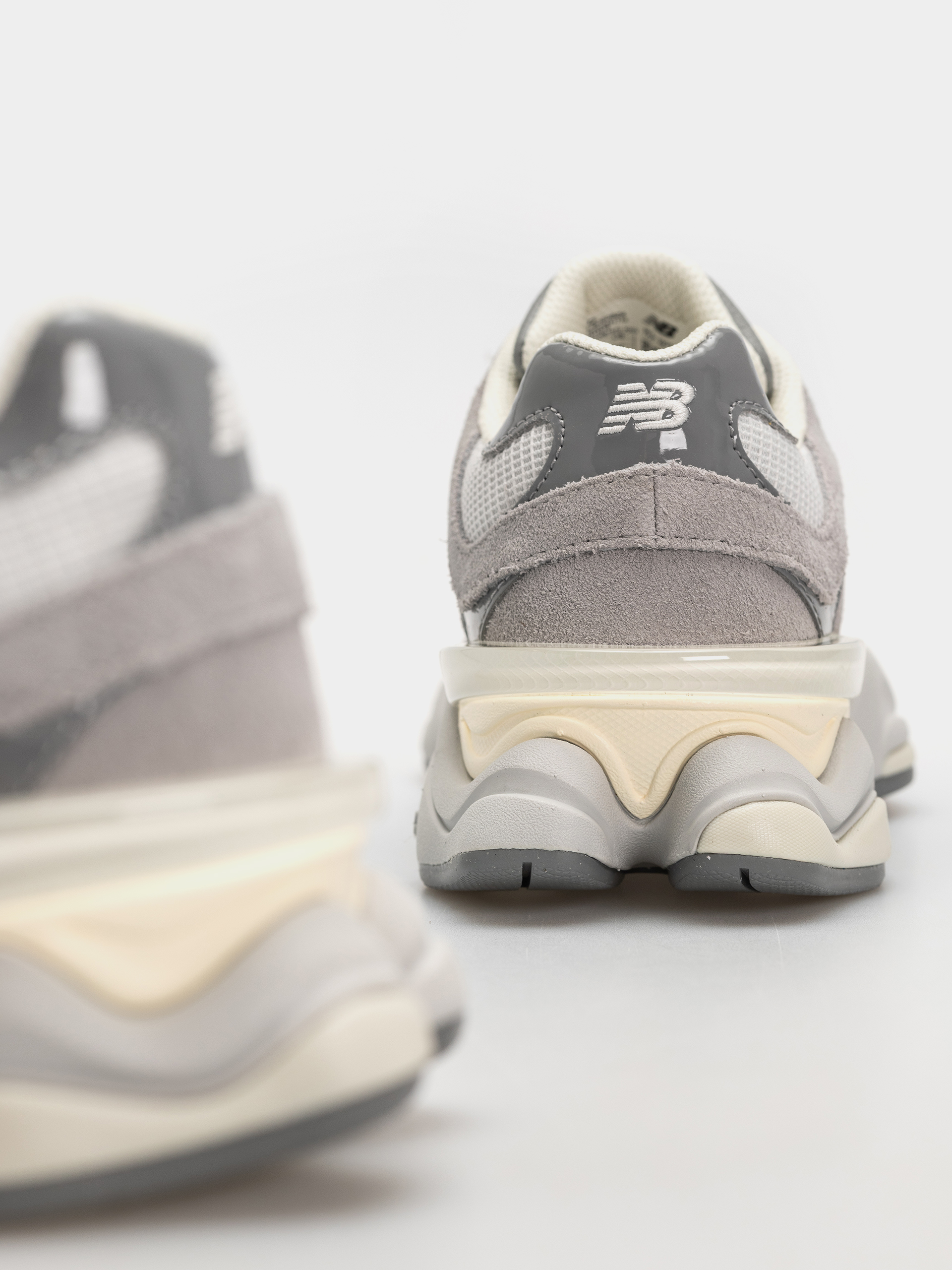Buty New Balance 9060 (angora/reflection)