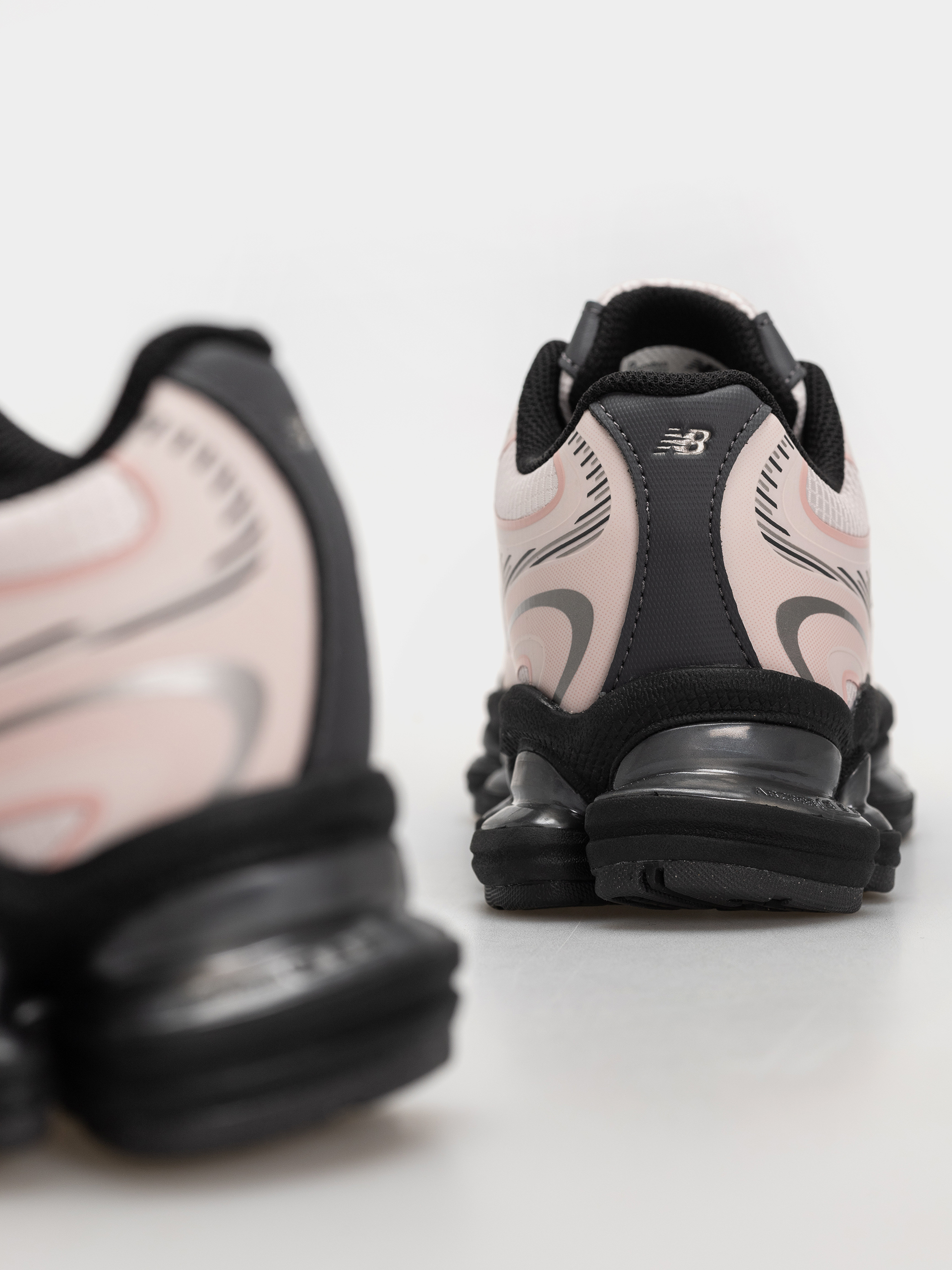 Buty New Balance 2000 (pink granite/pink chalk/black)