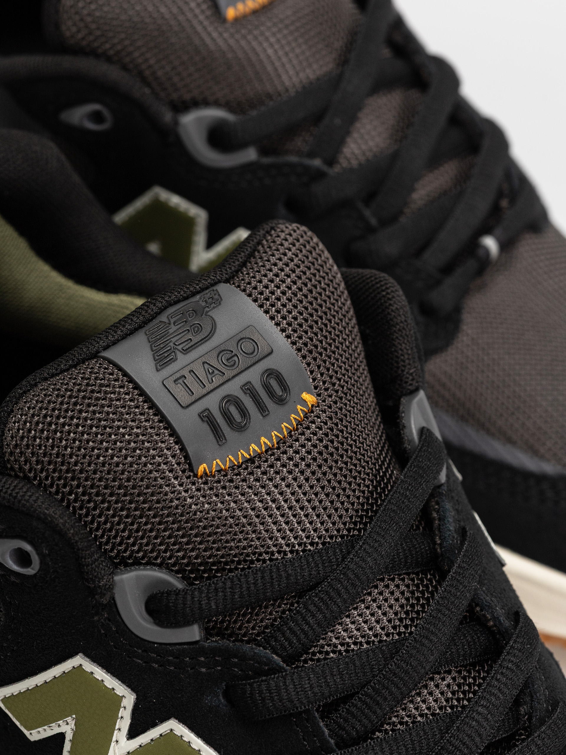 Buty New Balance 1010 (black/dark olivine)