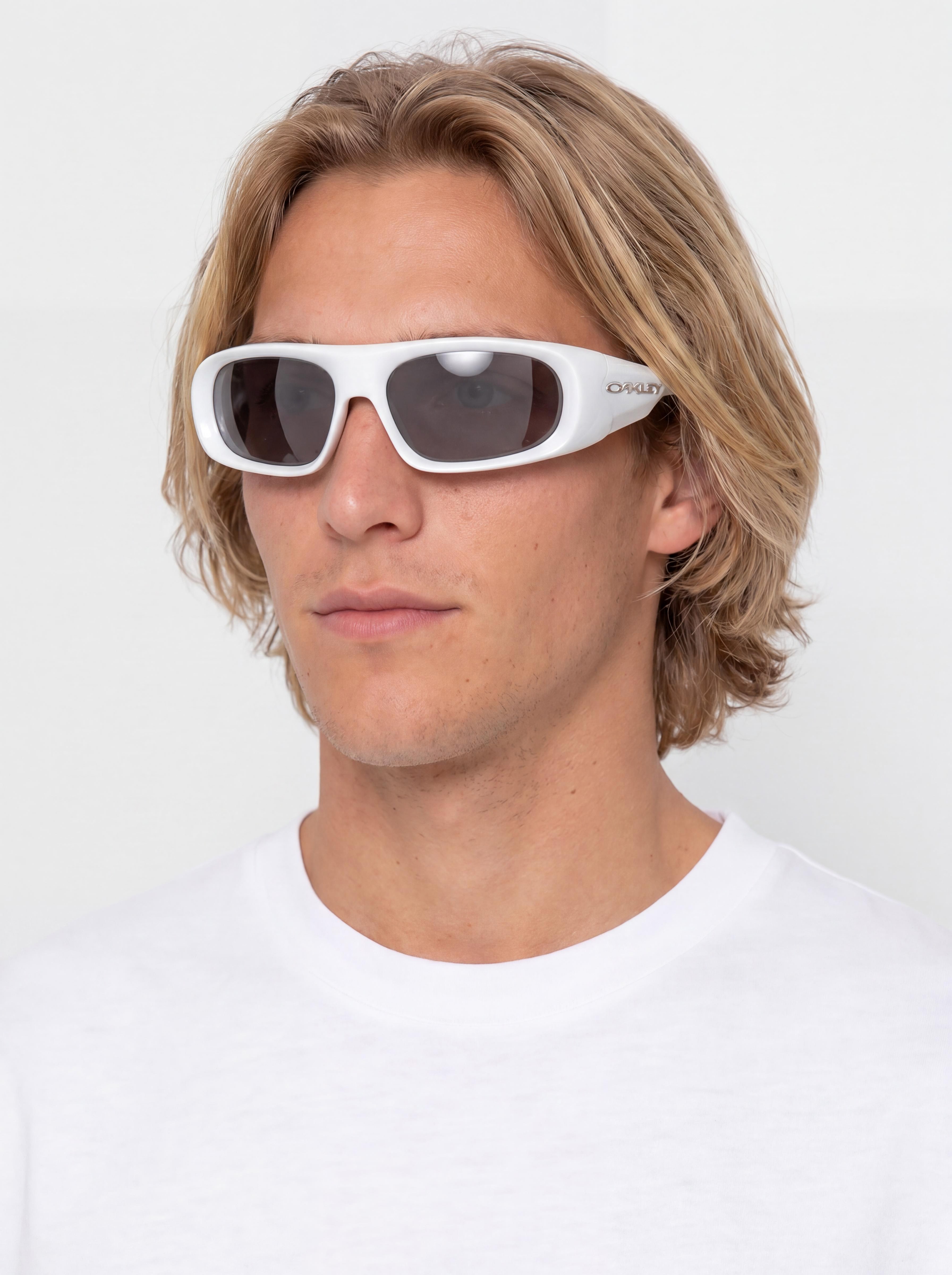 Okulary przeciwsłoneczne Oakley Belleville (pearl white/prizm black)