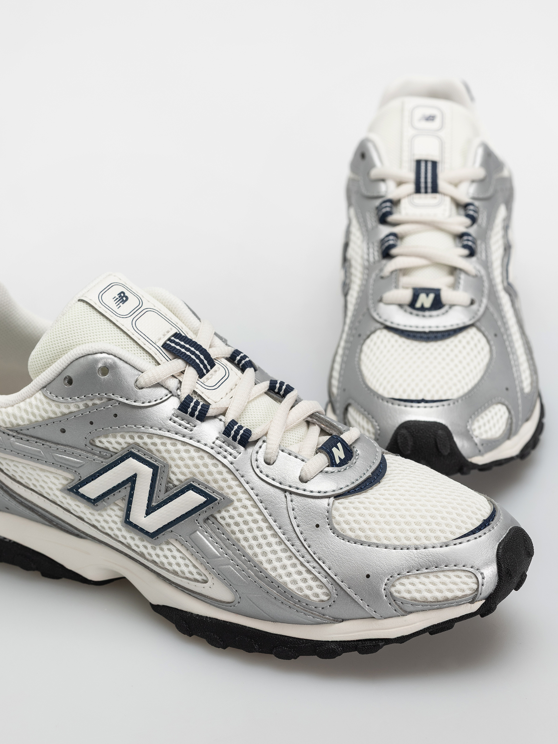 Buty New Balance 204L (sea salt/silver metallic/nb navy)
