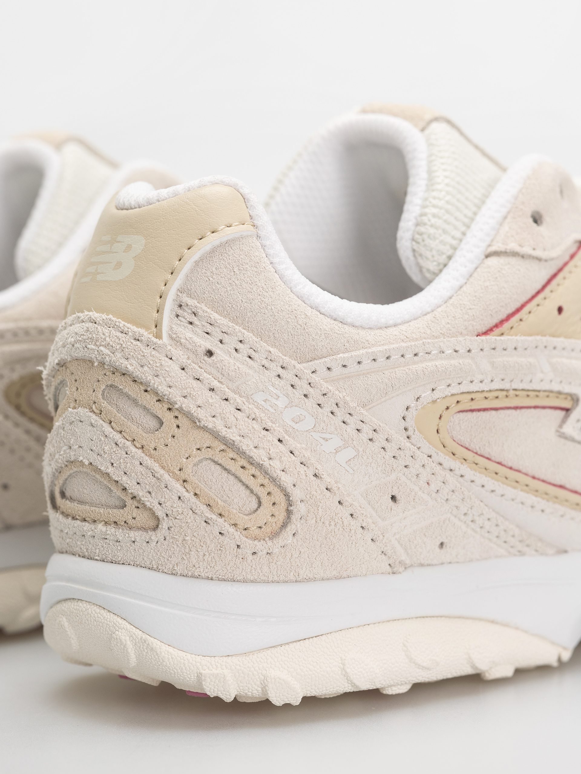 Buty New Balance 204L (sea salt/bone/pink eraser)