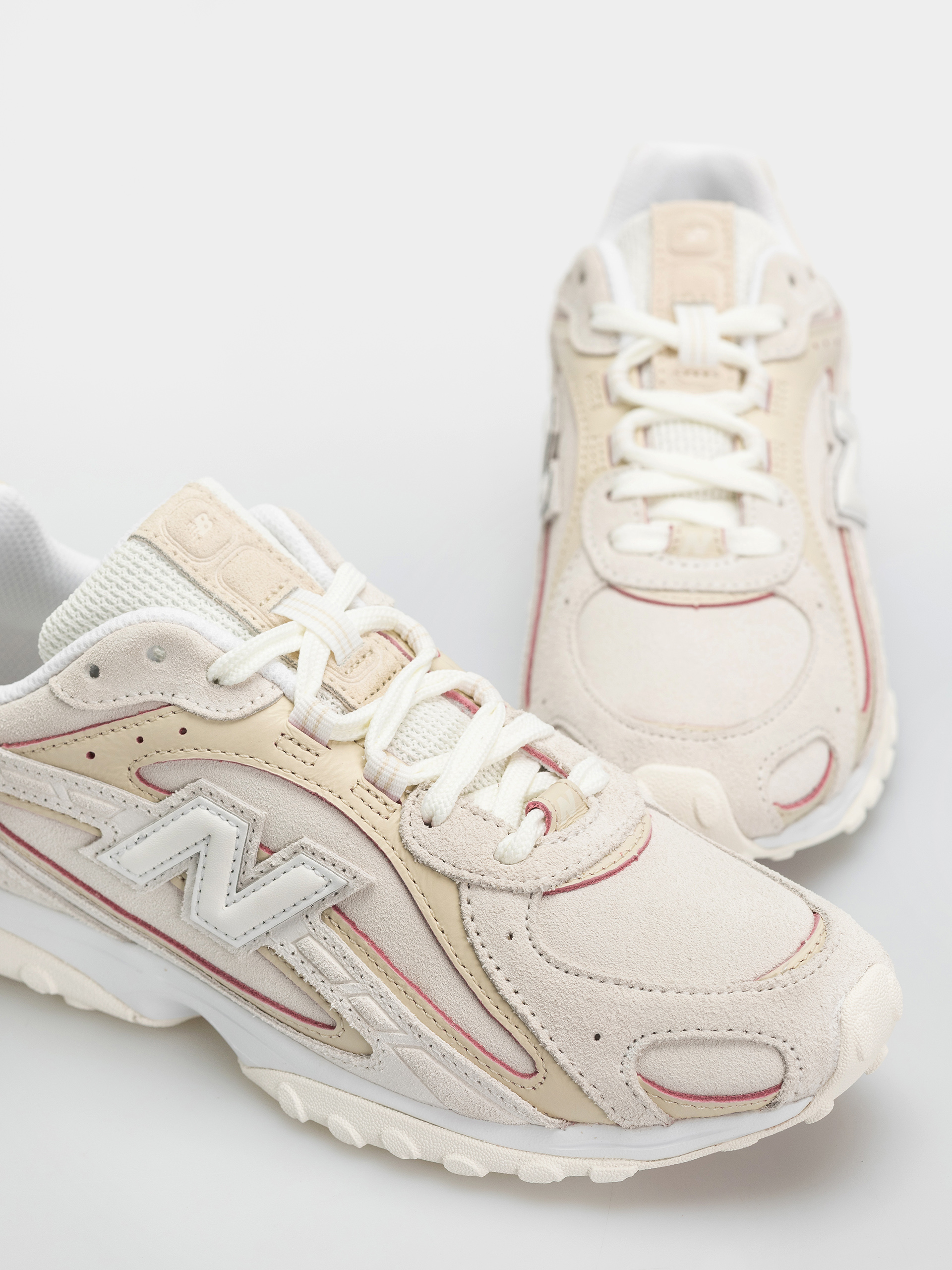 Buty New Balance 204L (sea salt/bone/pink eraser)