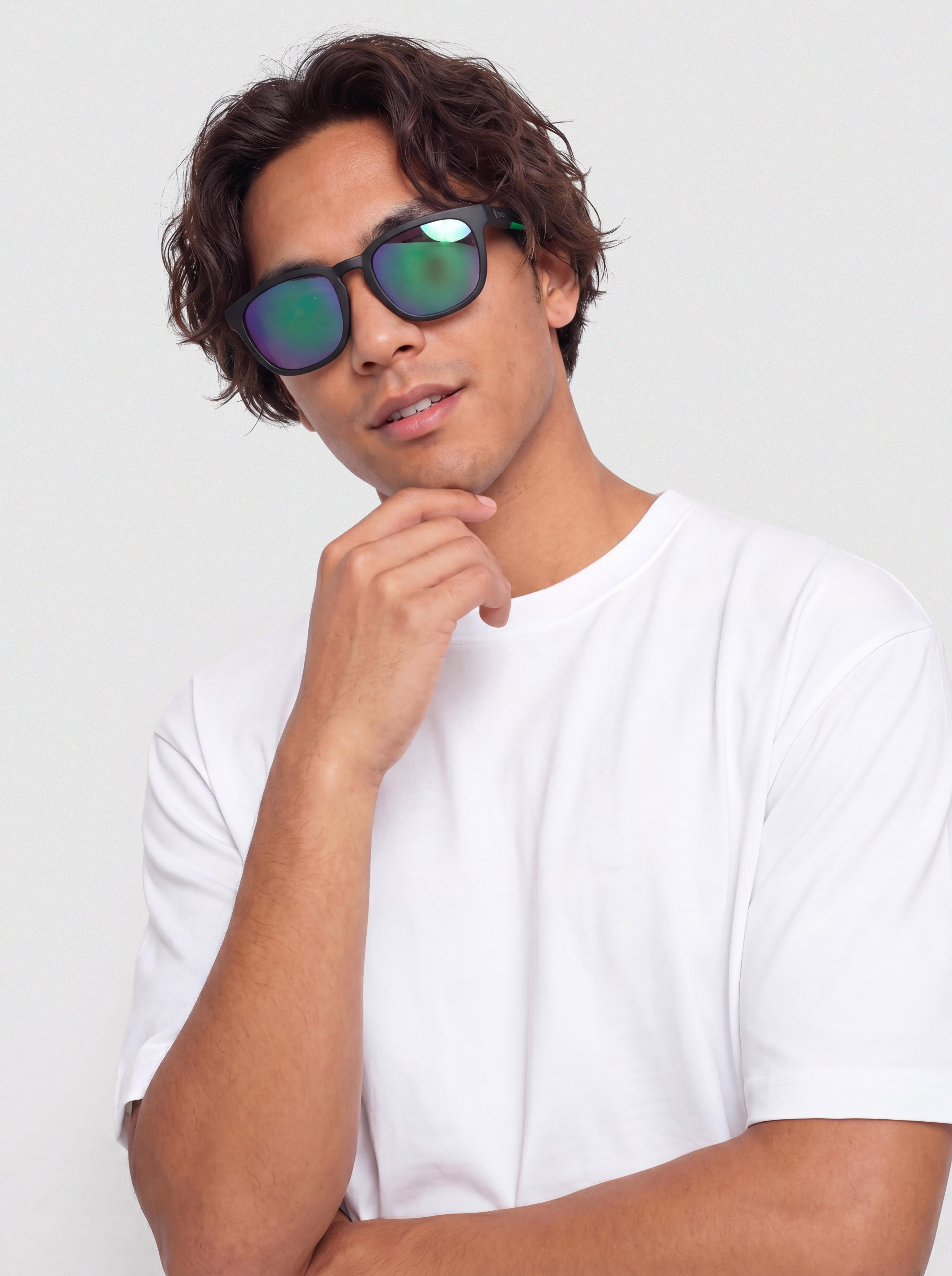Okulary przeciwsu0142oneczne Dragon Dune (matte black h2o/lumalens green ion polar)