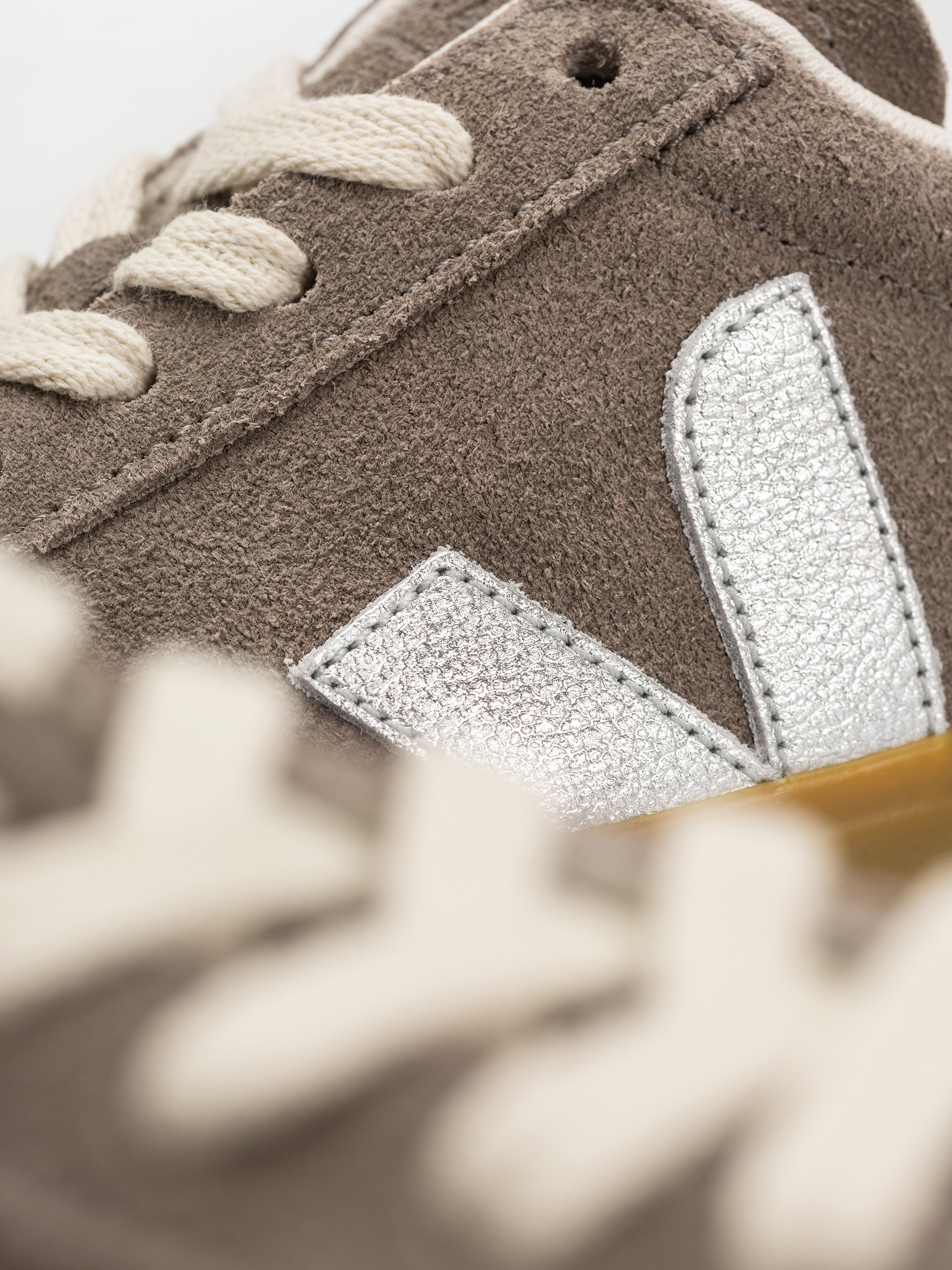 Buty Veja Campo Wmn (moonrock silver natural)