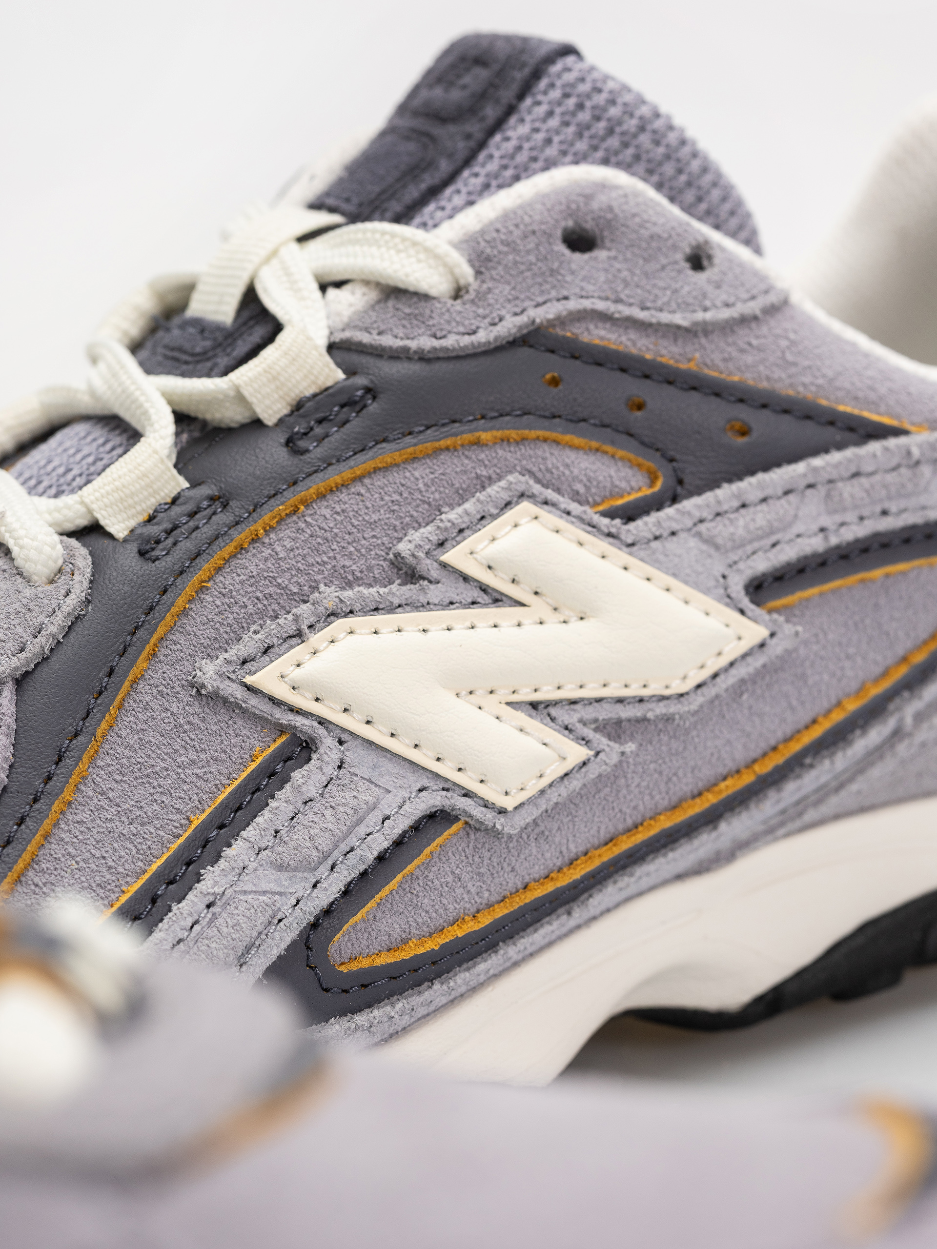 Buty New Balance 204L (digital mist/meteorite/light mars yellow)