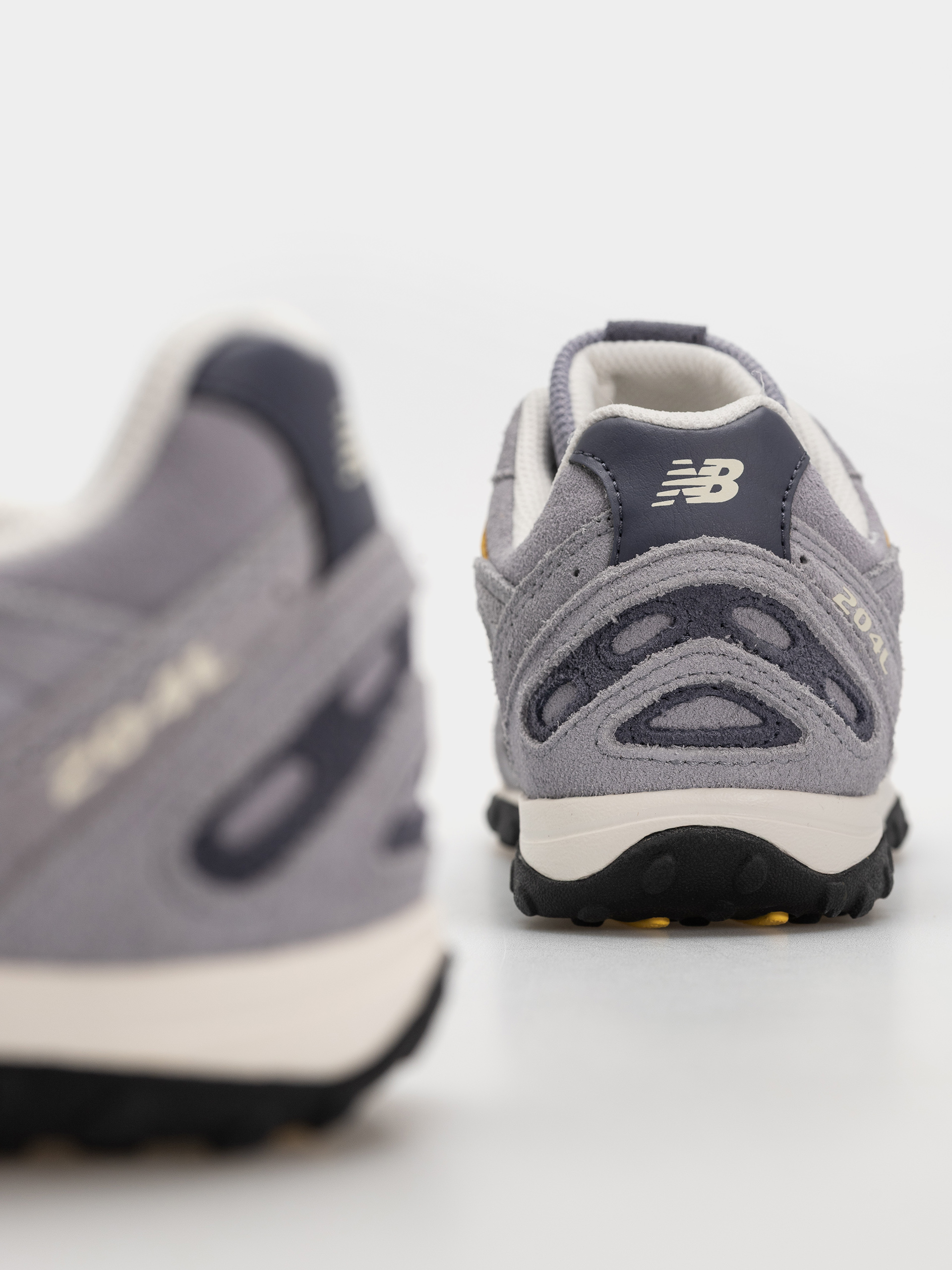 Buty New Balance 204L (digital mist/meteorite/light mars yellow)