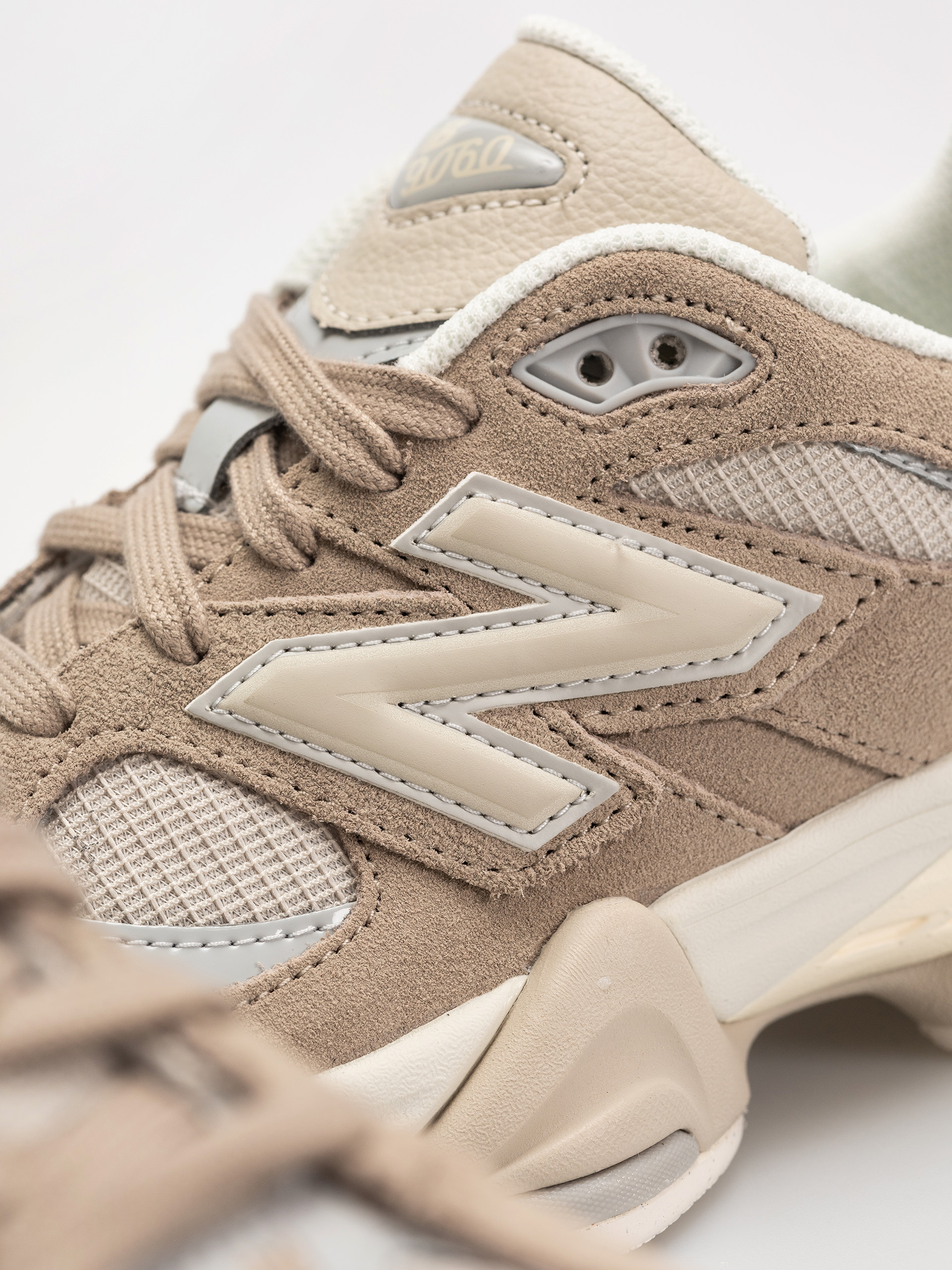 Buty New Balance 9060 (driftwood/timberwolf)