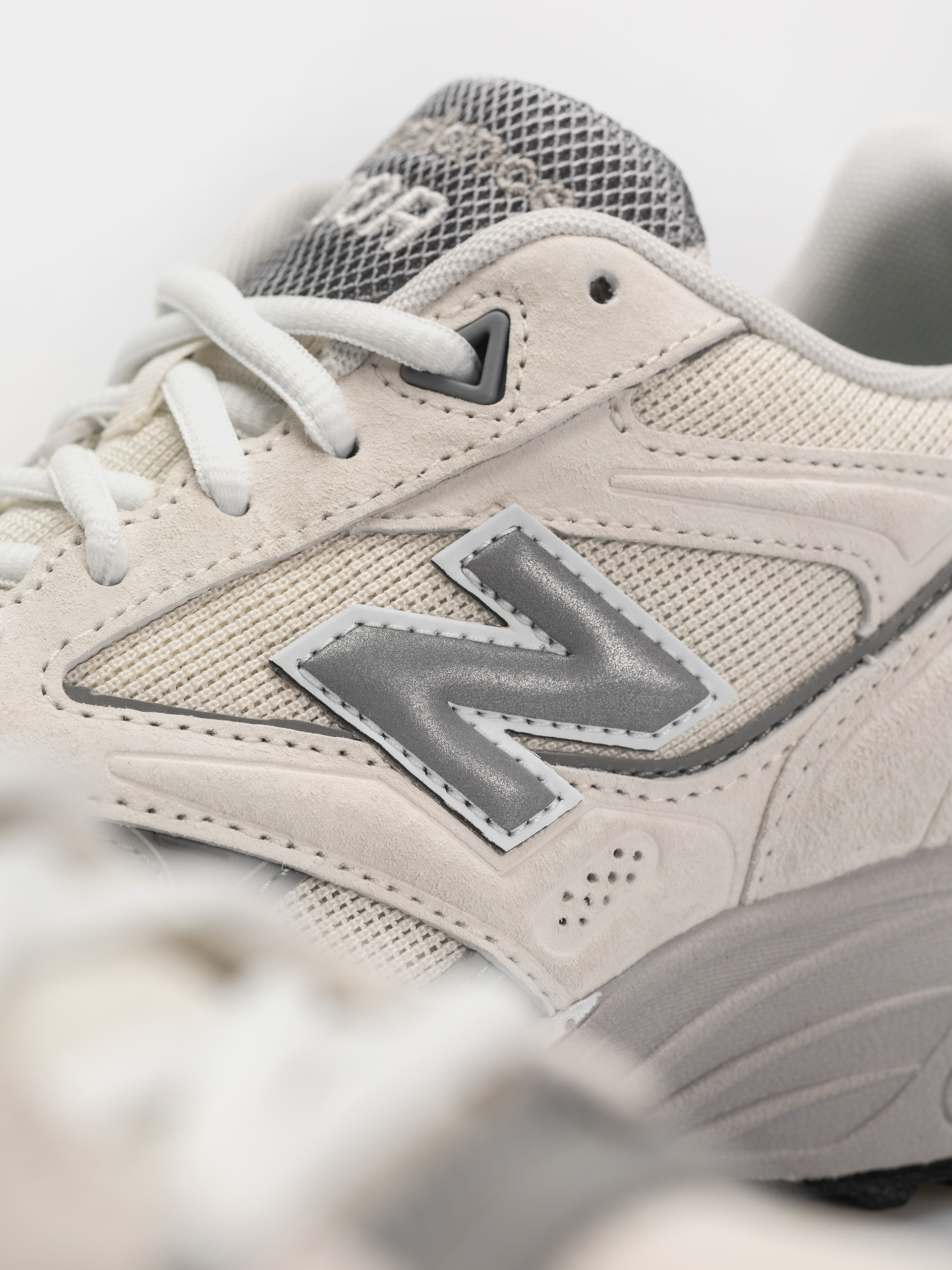 Buty New Balance 880R (sea salt/slate grey)