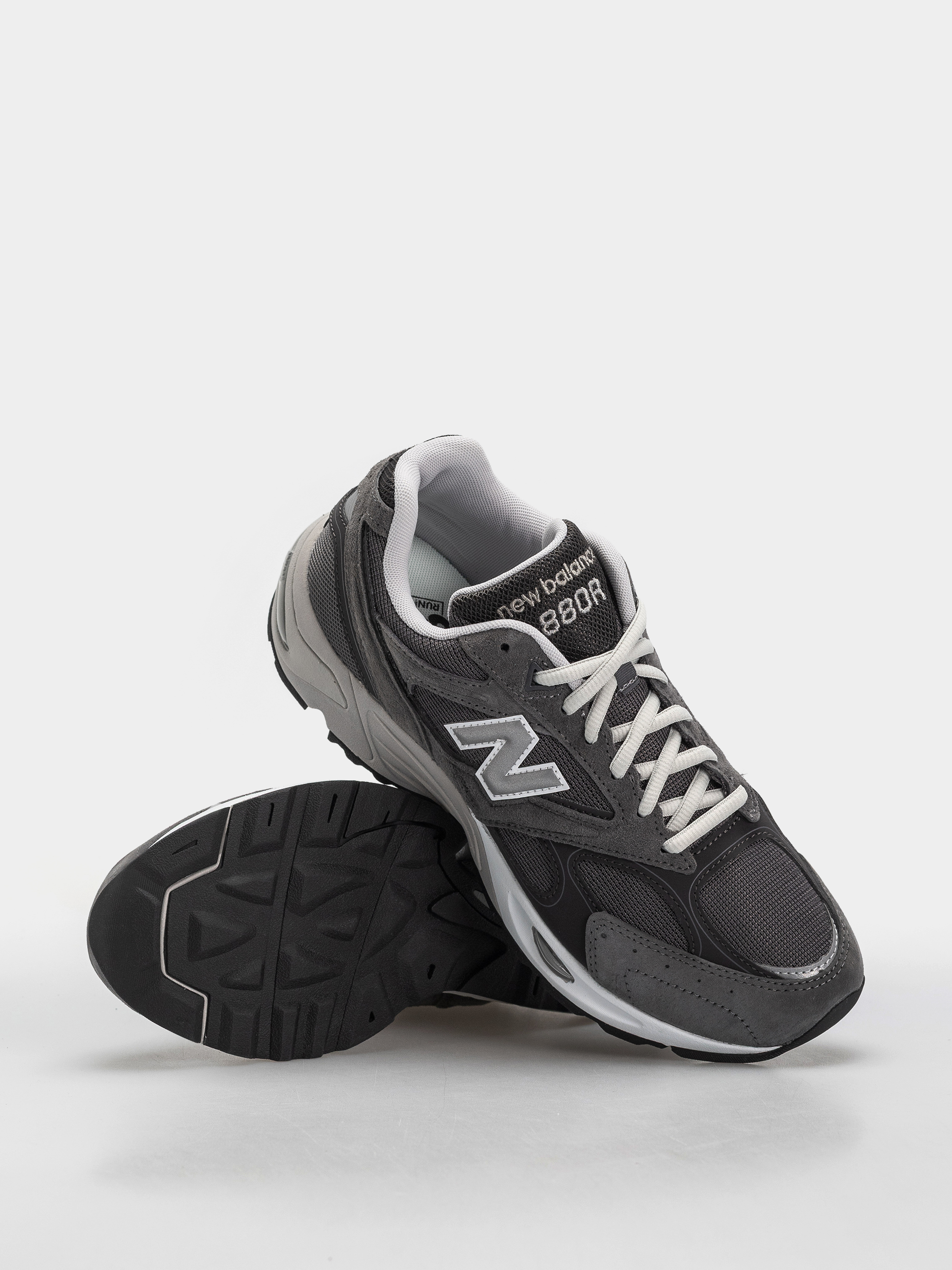 Buty New Balance 880R (slate grey/magnet)
