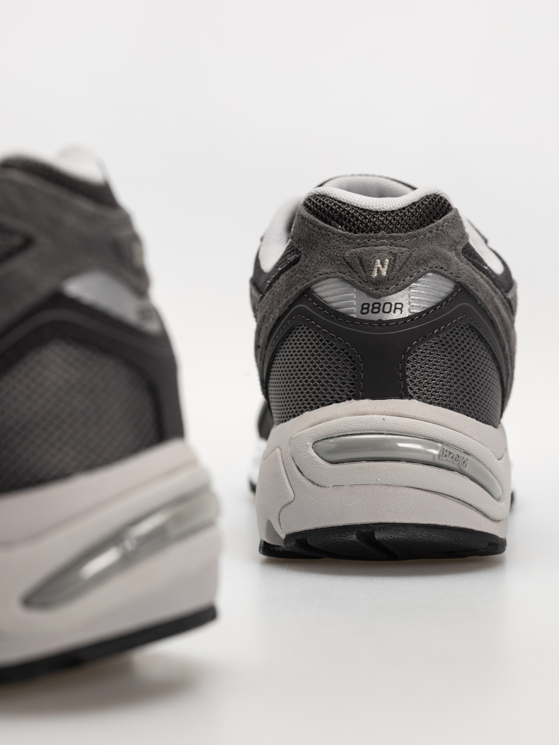 Buty New Balance 880R (slate grey/magnet)