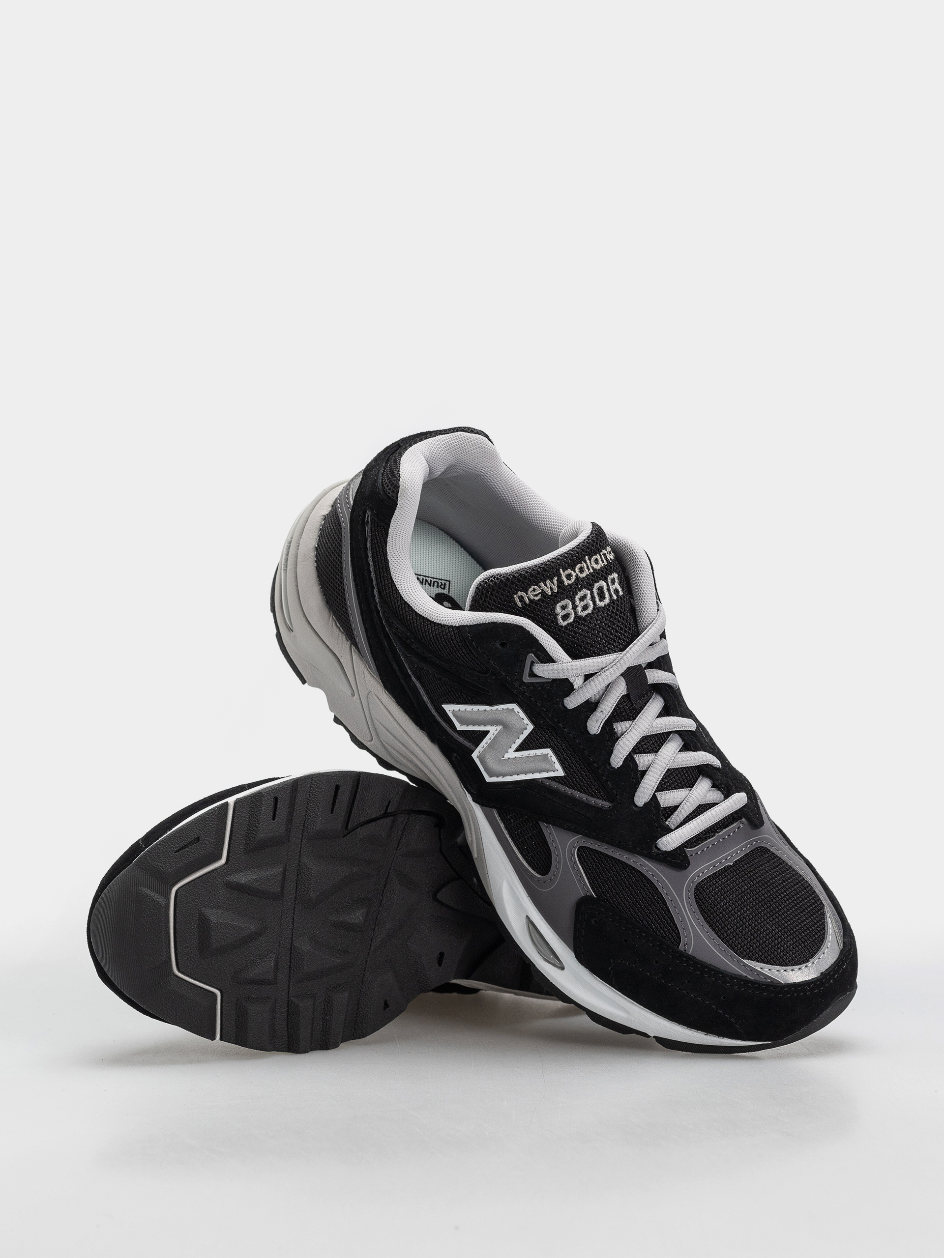 Buty New Balance 880R (black/castlerock)