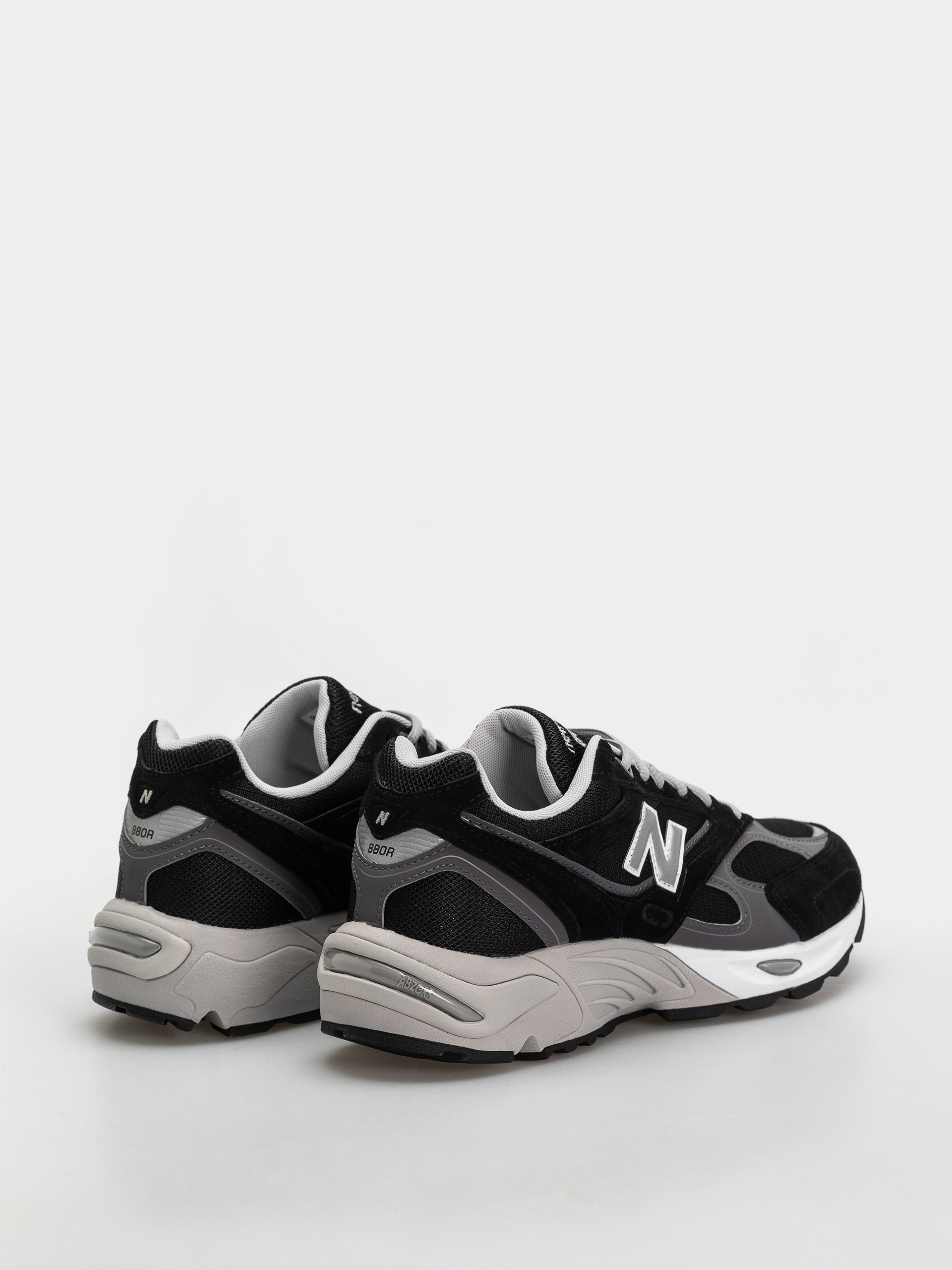 Buty New Balance 880R (black/castlerock)