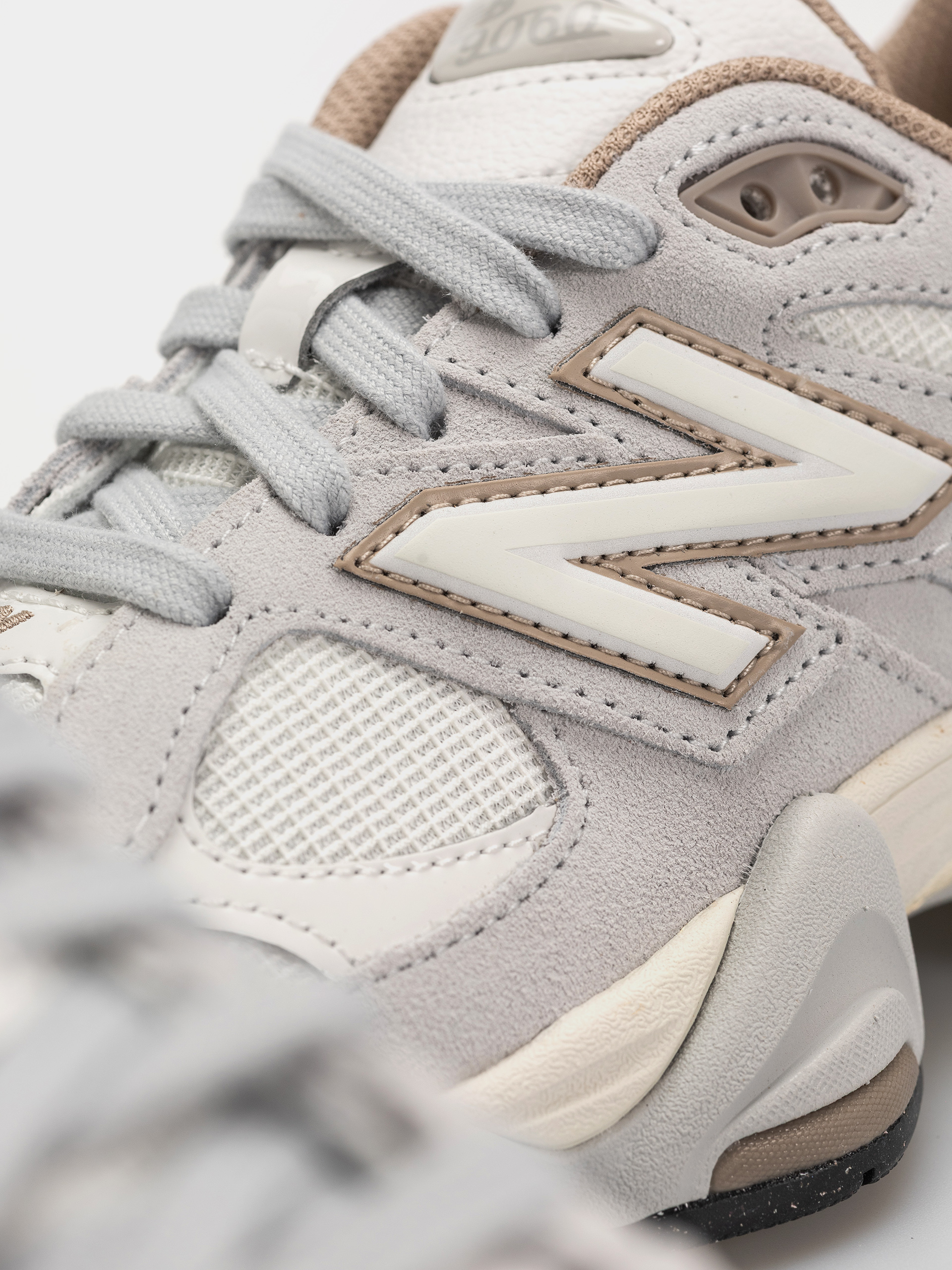 Buty New Balance 9060 (driftwood/sea salt)