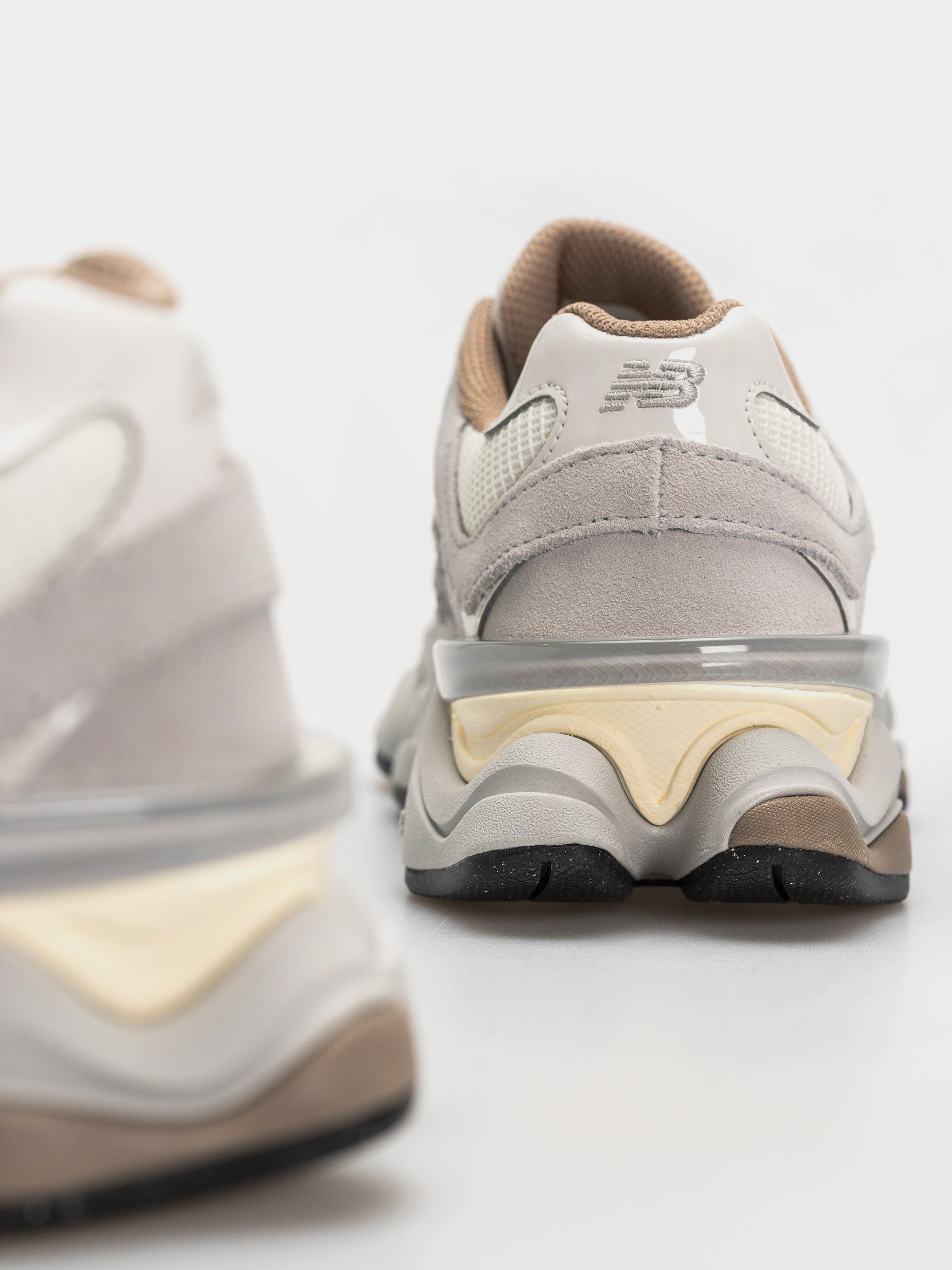Buty New Balance 9060 (driftwood/sea salt)