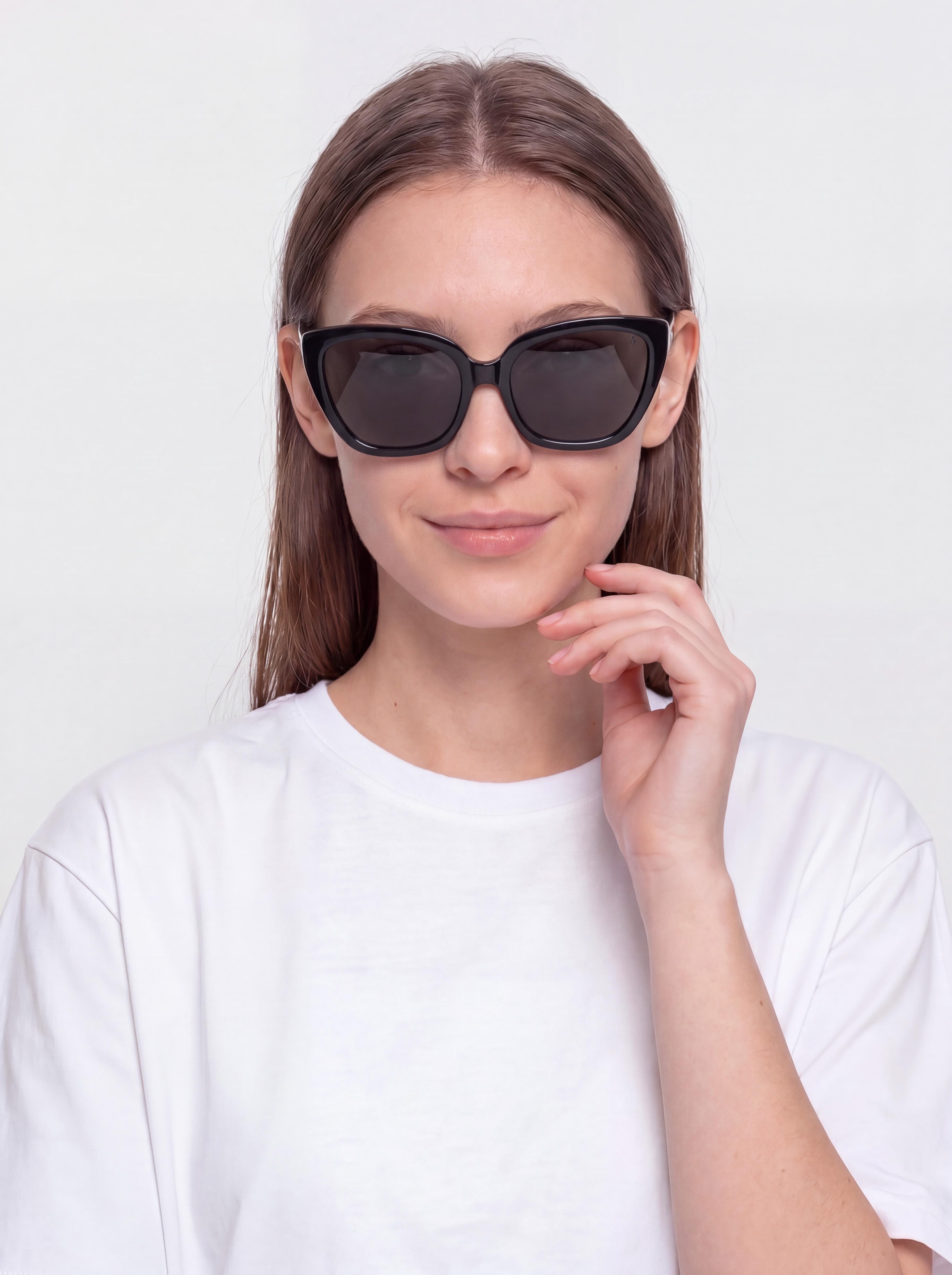 Okulary przeciwsłoneczne Volcom Milli Wmn (gloss black/gray polar)