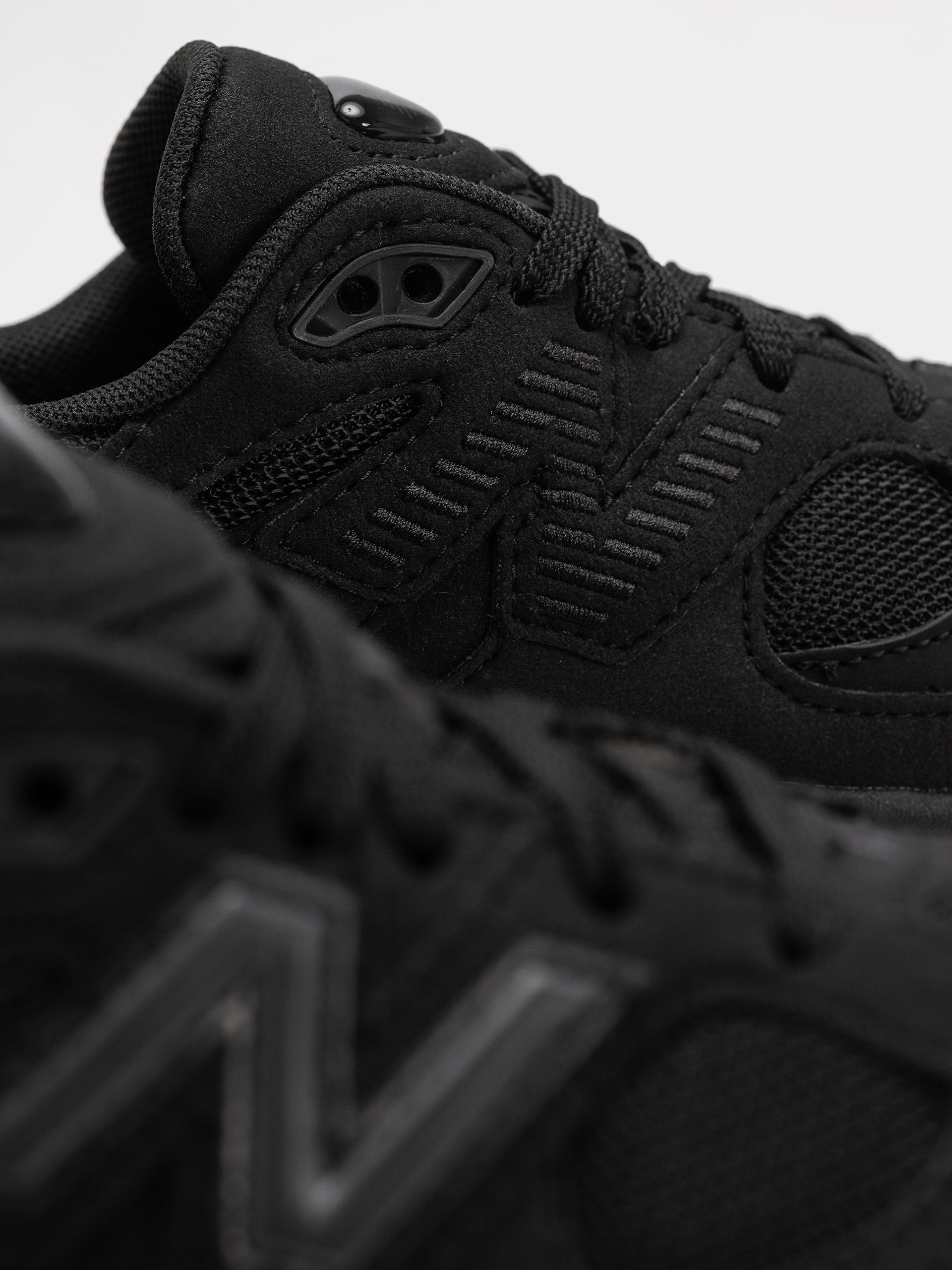 Buty New Balance 9060 JR (black/phantom)