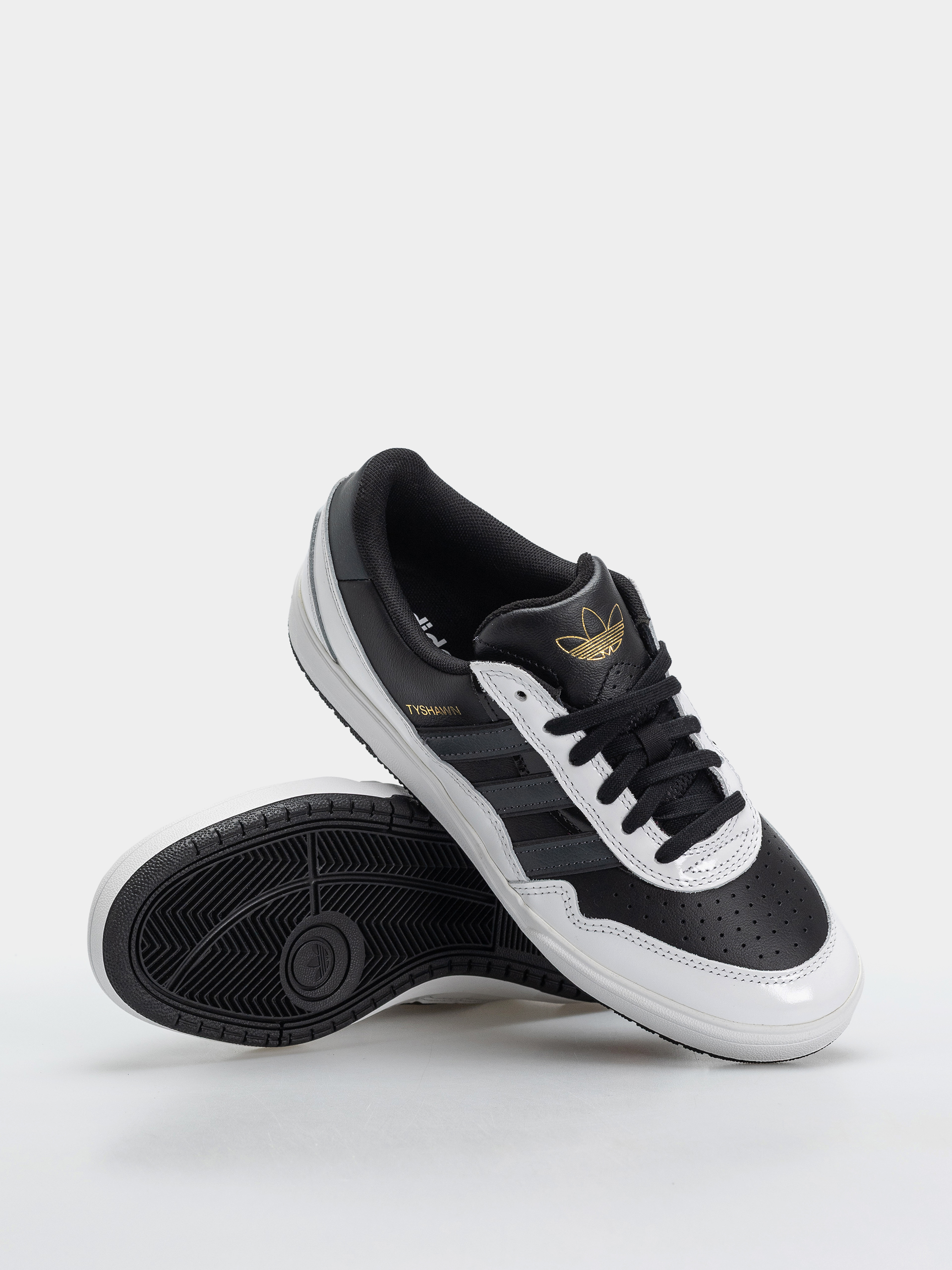Buty adidas Tyshawn II (cblack/carbon/ftwwht)