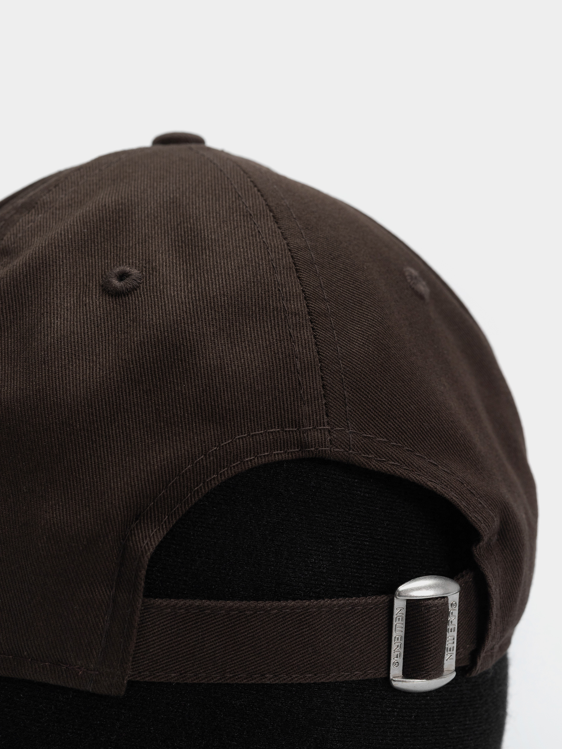 [czeka na poprawe foto] Czapka z daszkiem New Era League Essential 9Forty New York Yankees (burnt stone)