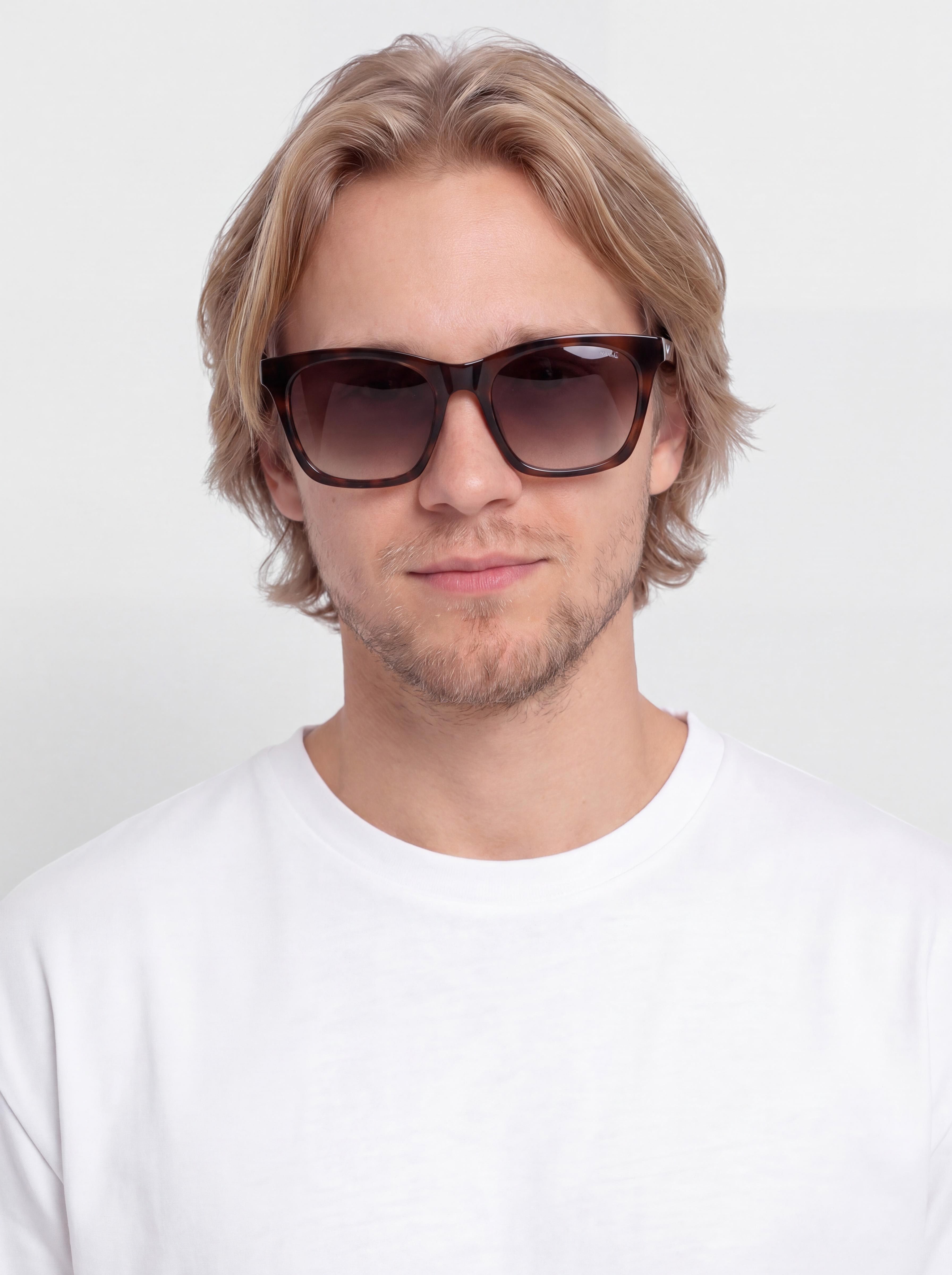 Okulary przeciwsłoneczne Nike Vital Flow (tortoise/brown gradient)