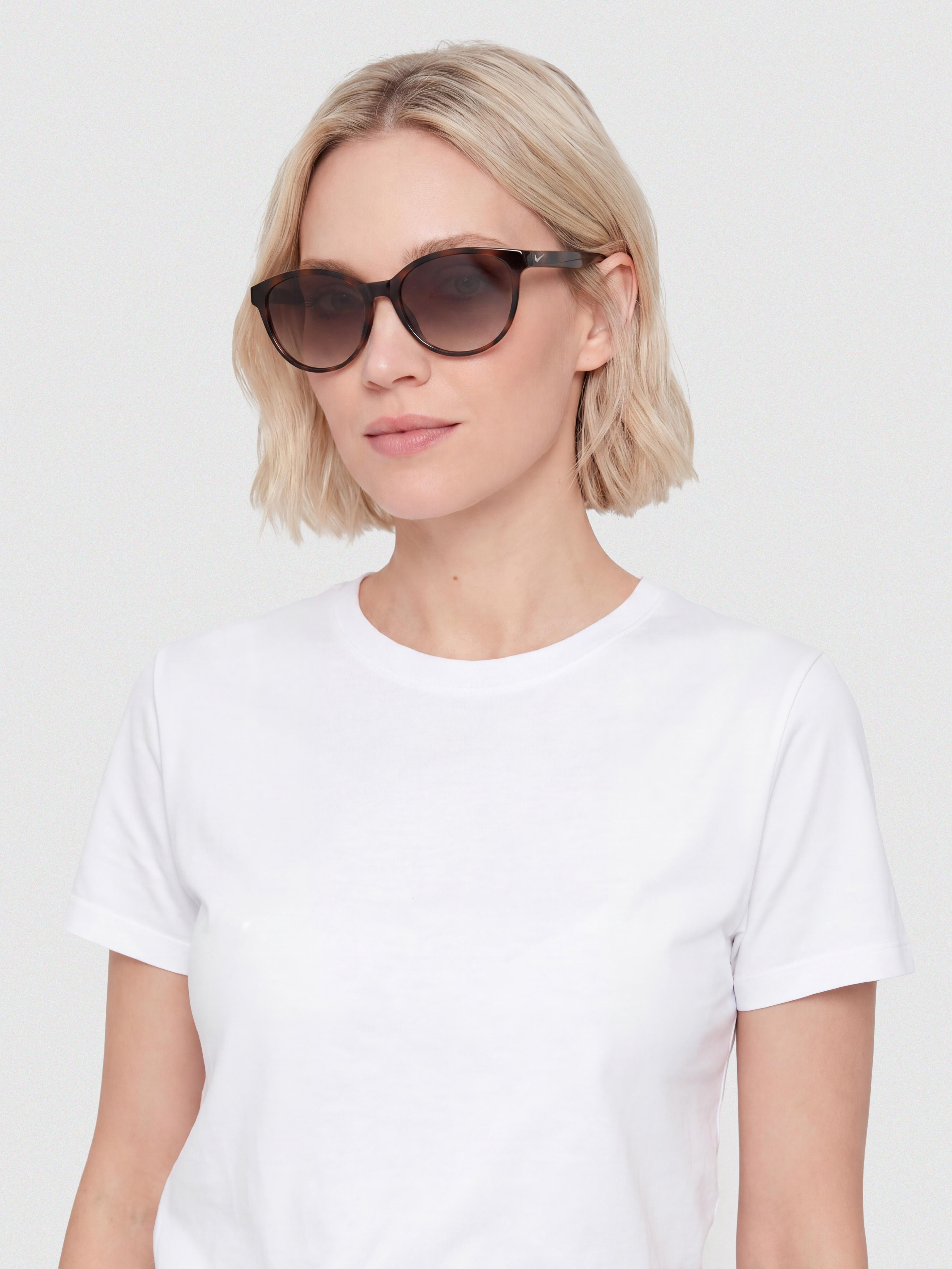 Okulary przeciwsu0142oneczne Nike Vital Trend (tortoise/brown gradient)