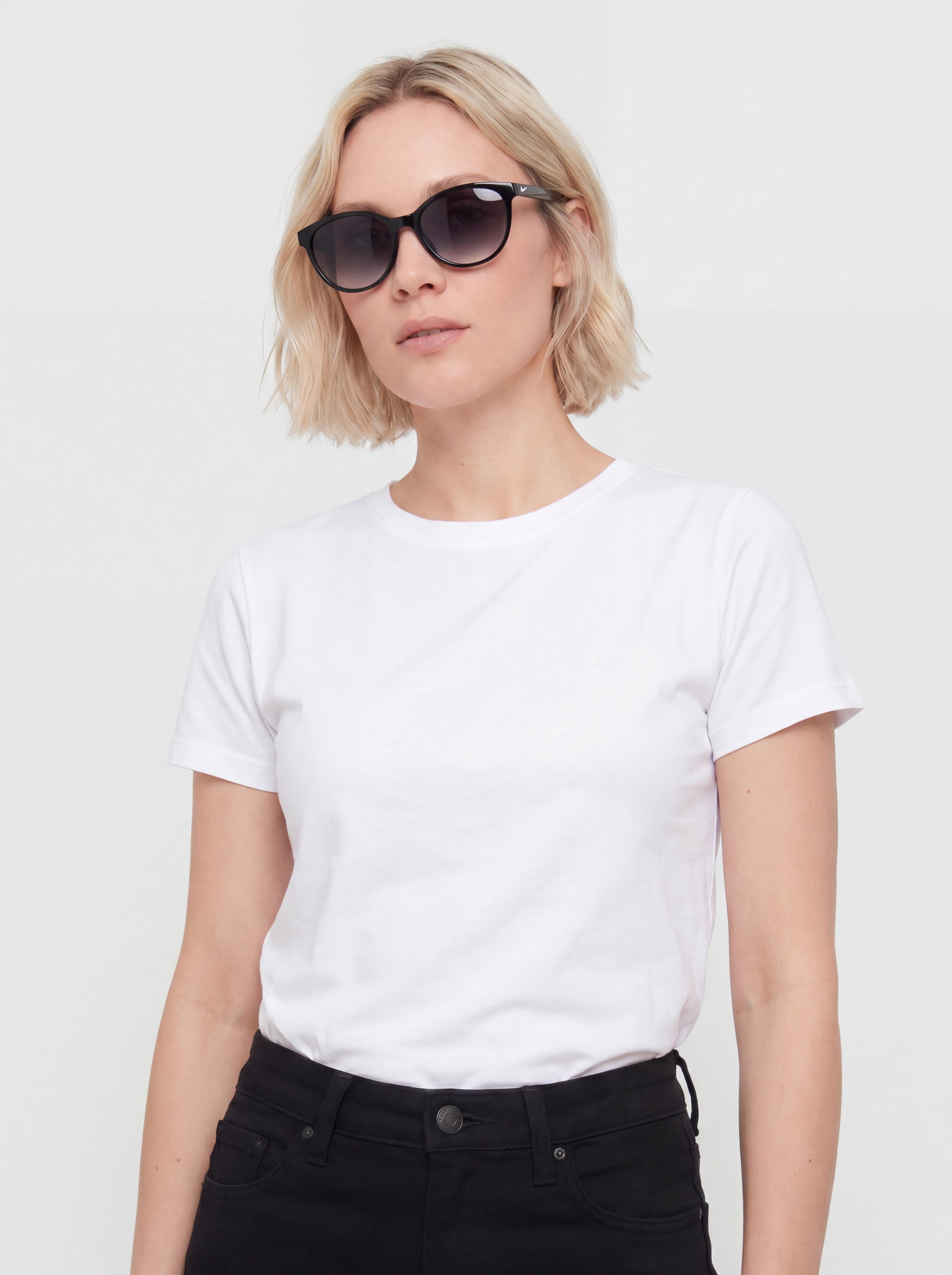 Okulary przeciwsłoneczne Nike Vital Trend (black/smoke gradient)