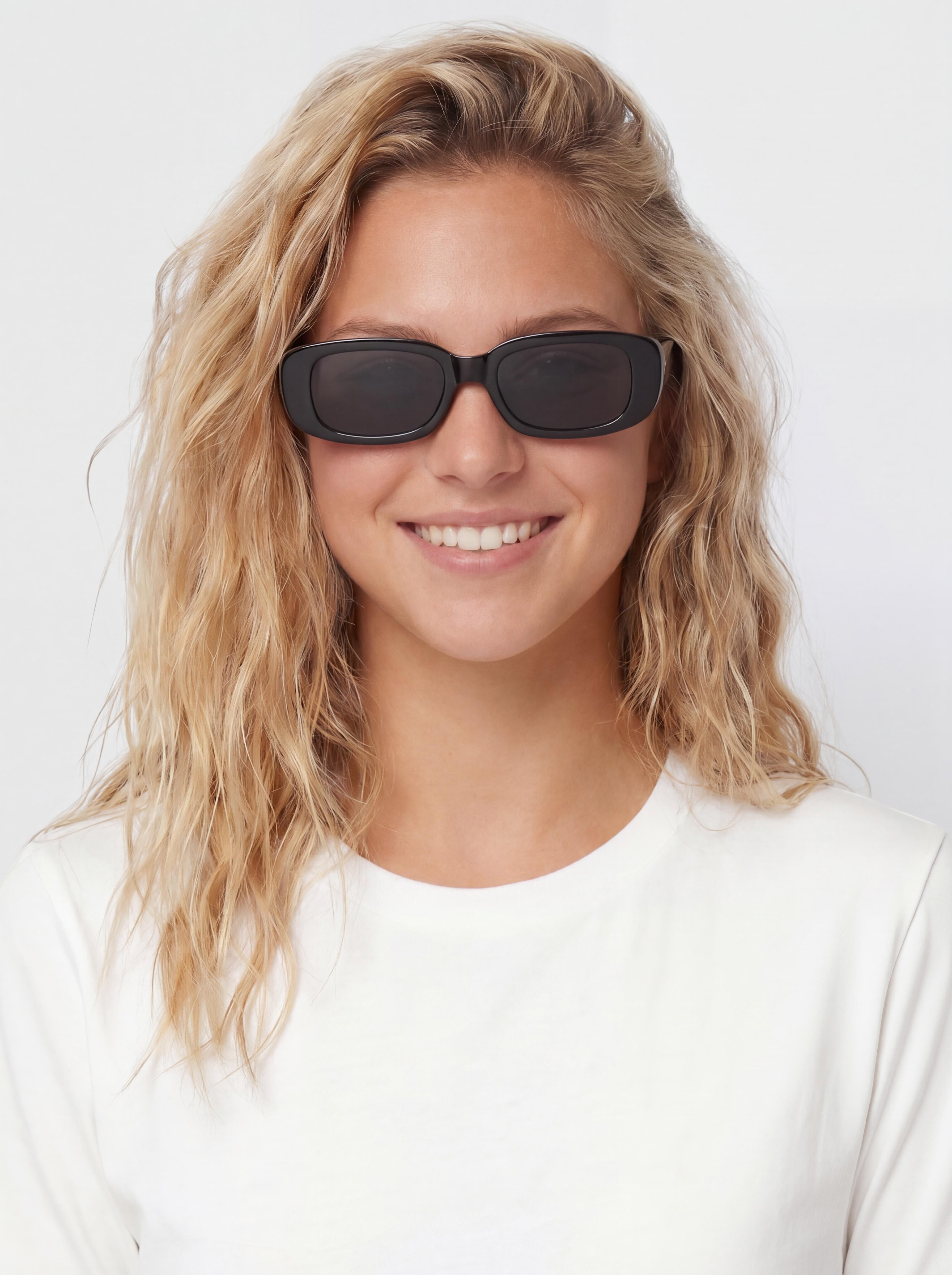 Okulary przeciwsu0142oneczne CHPO Nicole (matte black/black)