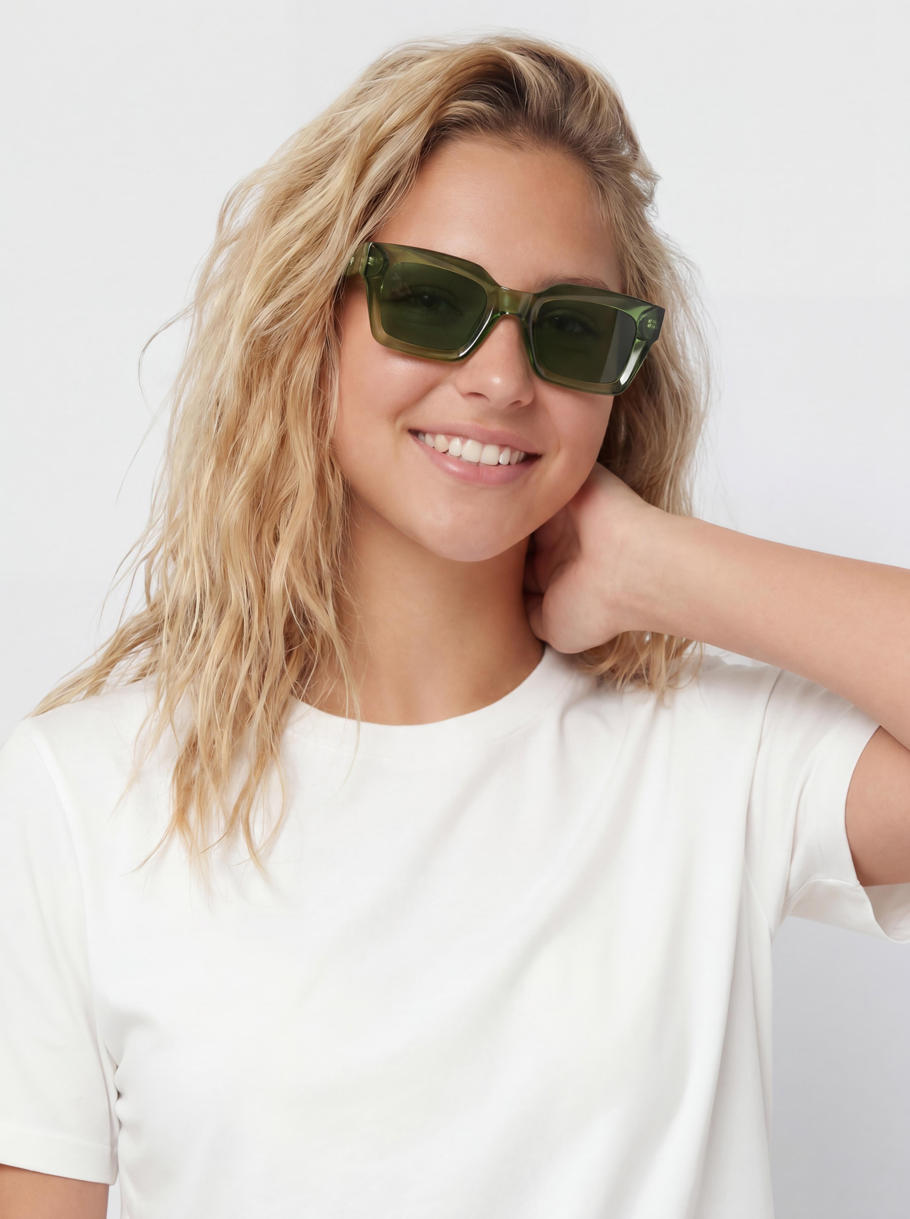 Okulary przeciwsu0142oneczne CHPO Anna (forest green/green)