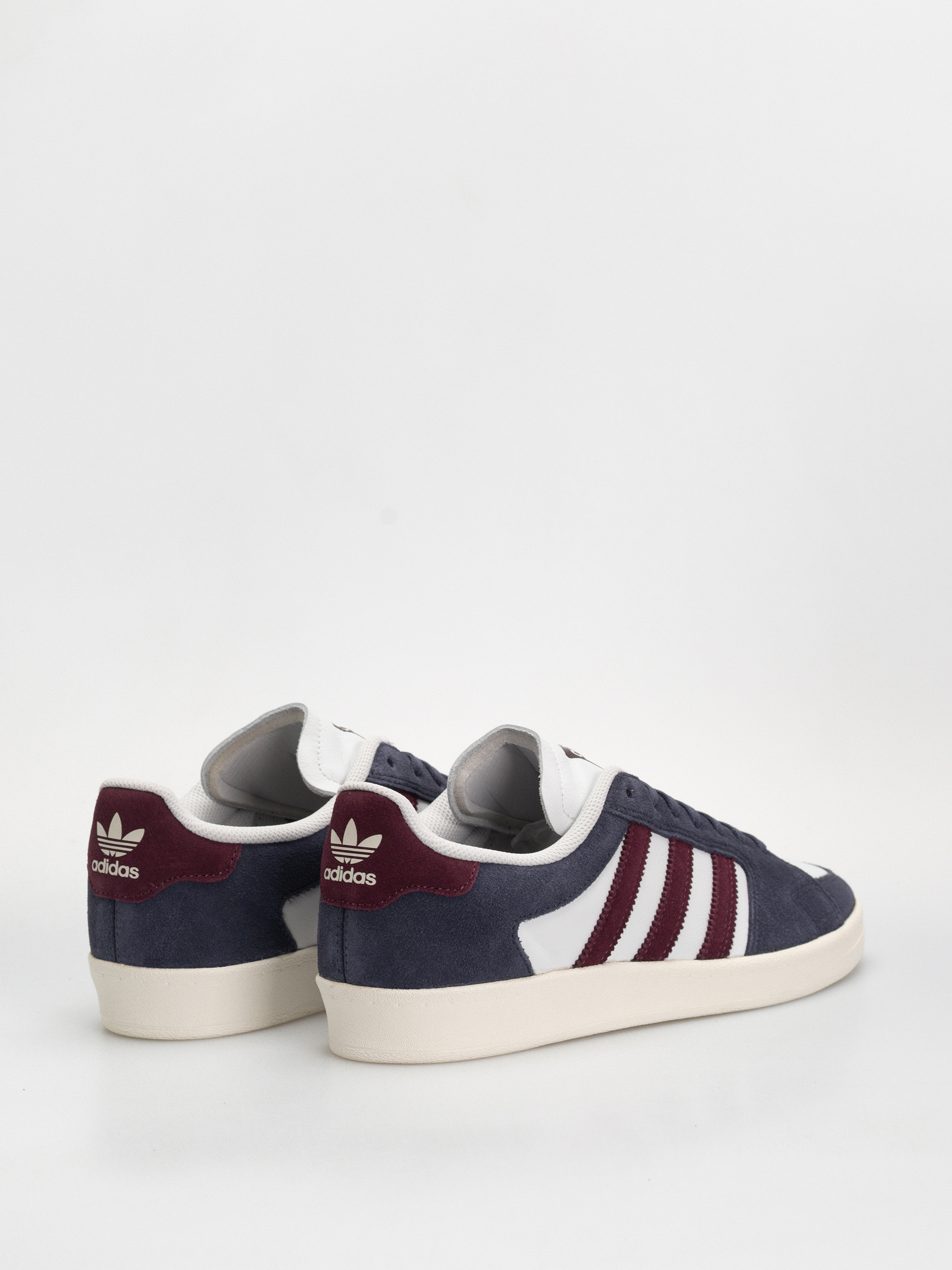 Buty adidas Superskate Low (shanav/maroon/crywht)