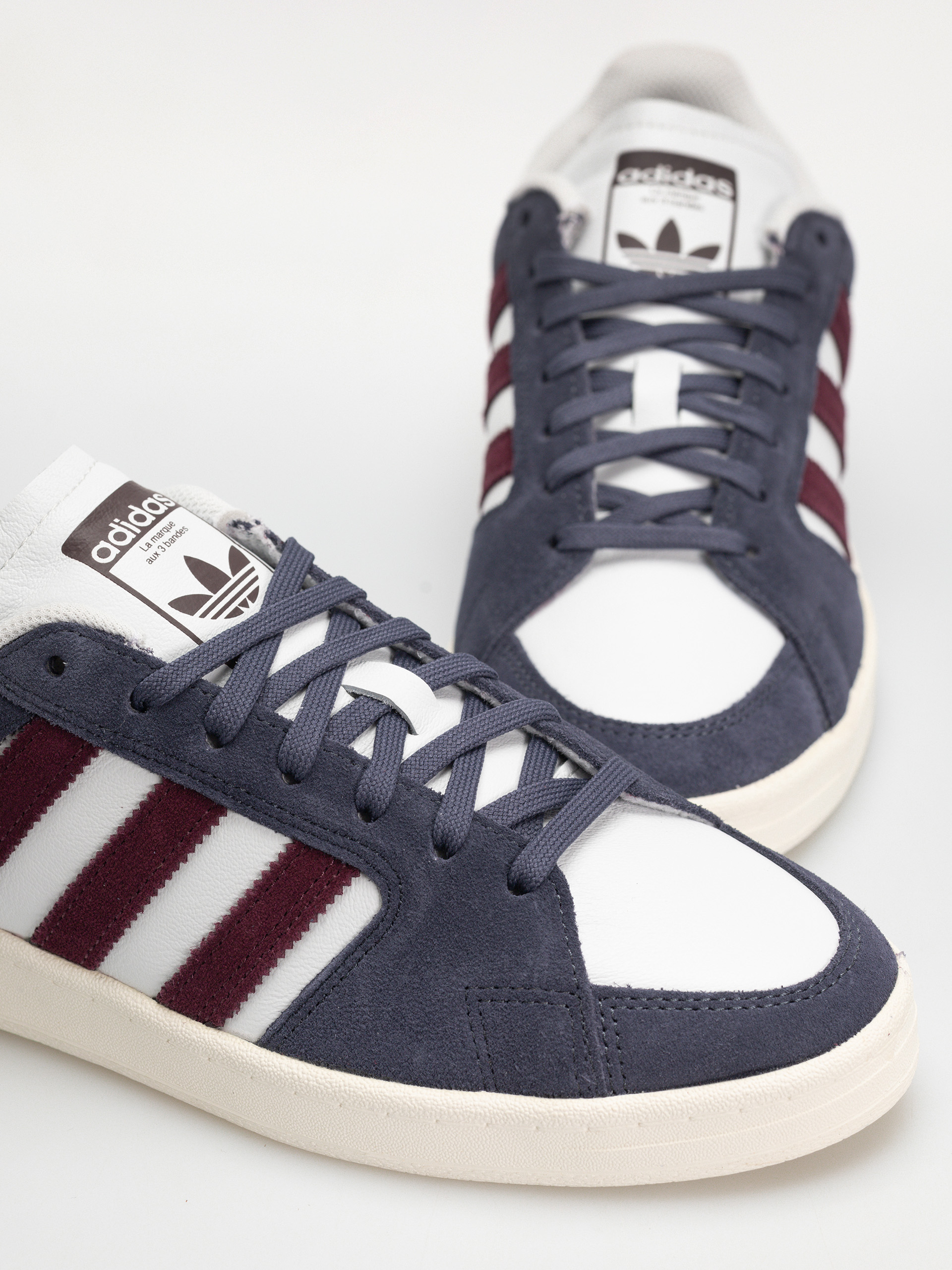 Buty adidas Superskate Low (shanav/maroon/crywht)