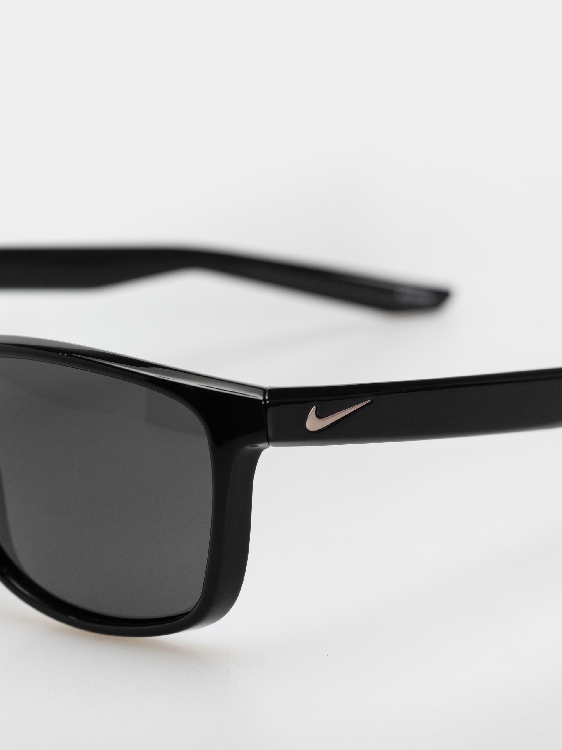 Okulary przeciwsłoneczne Nike SB Essential Endeavor (black/grey)