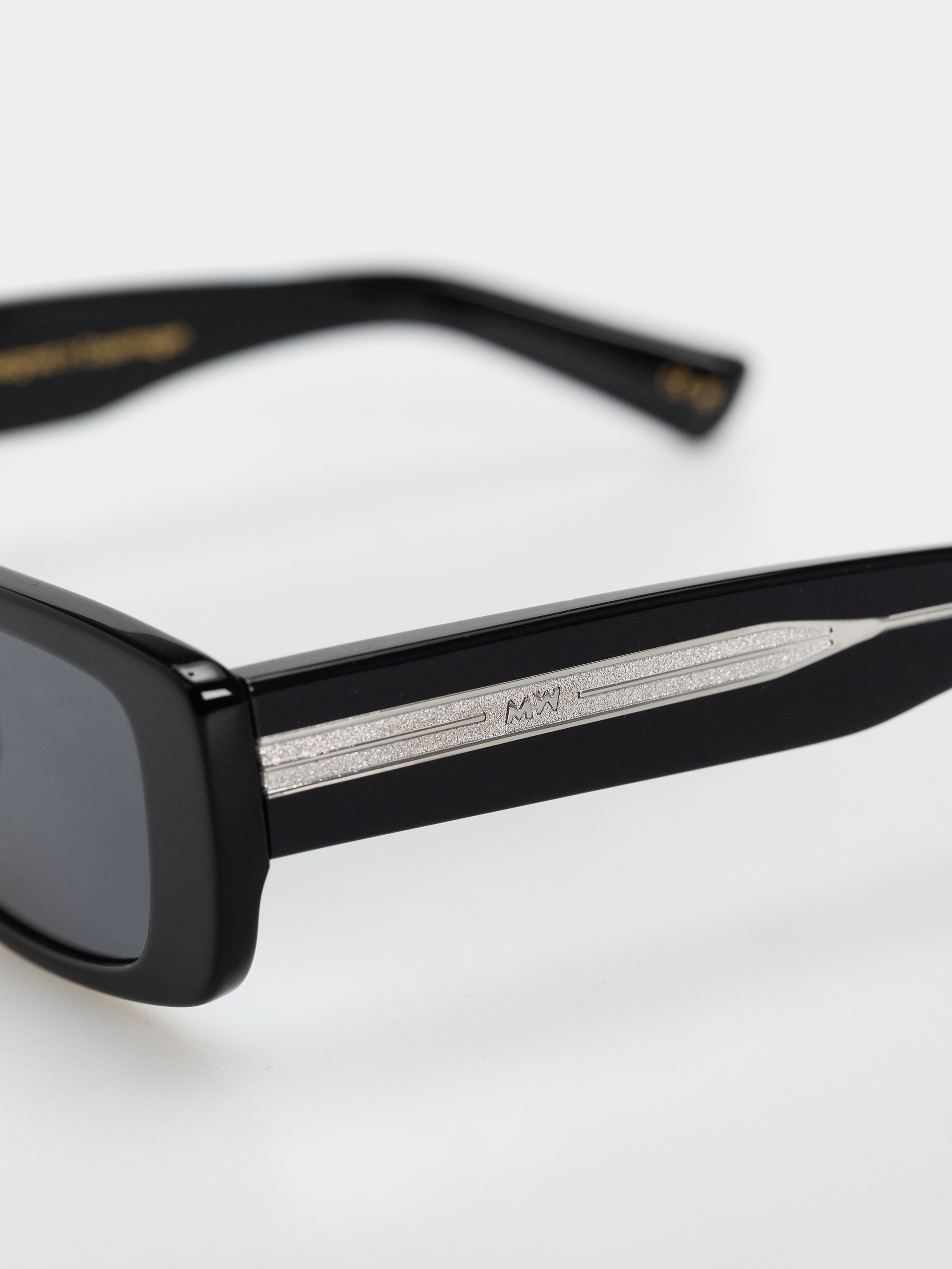 Okulary przeciwsłoneczne MessyWeekend Grace Iso (black/transparent)