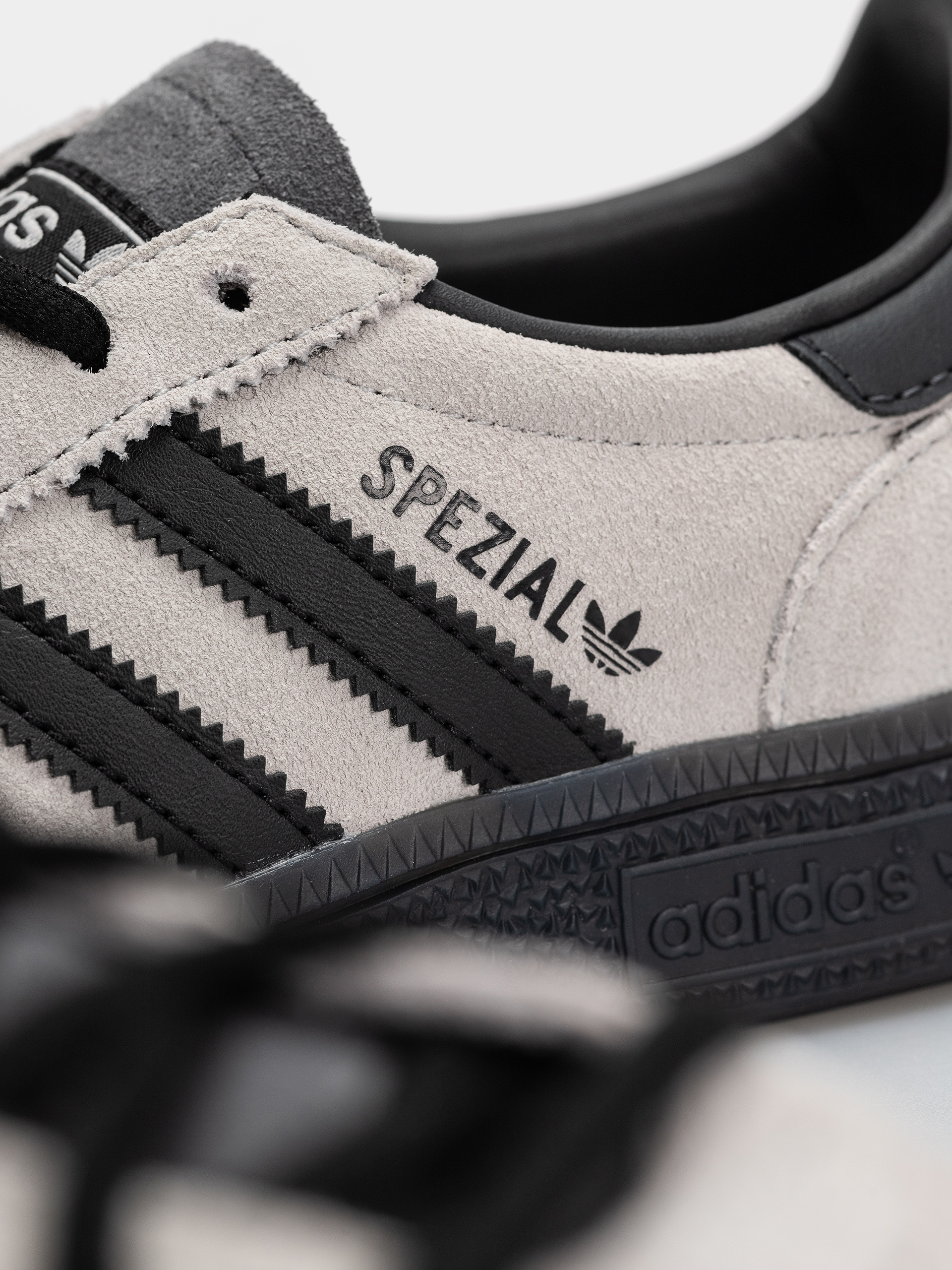 Buty adidas Handball Spezial (gretwo/carbon/cblack)