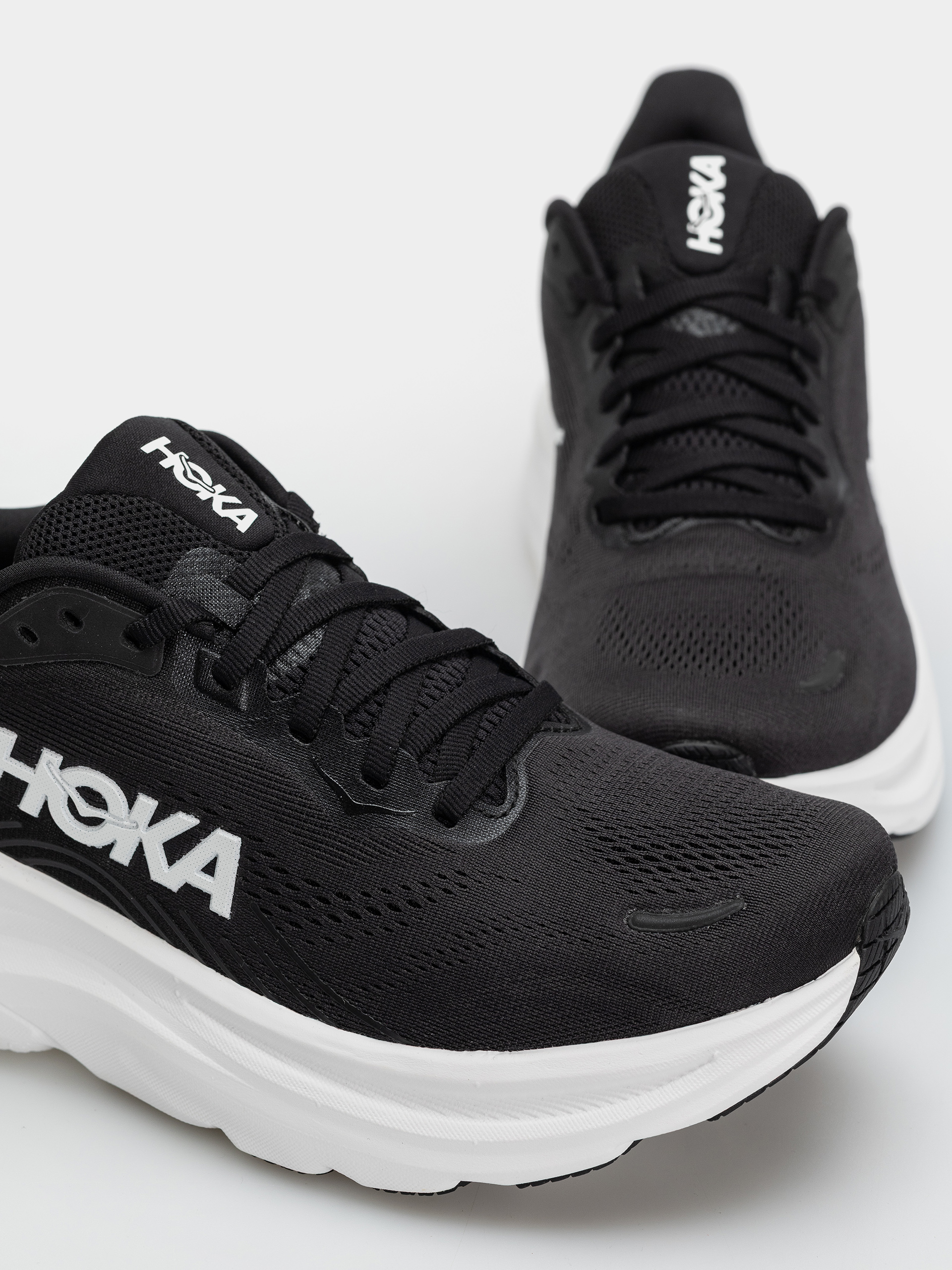 Buty Hoka Clifton 11 (black/white)
