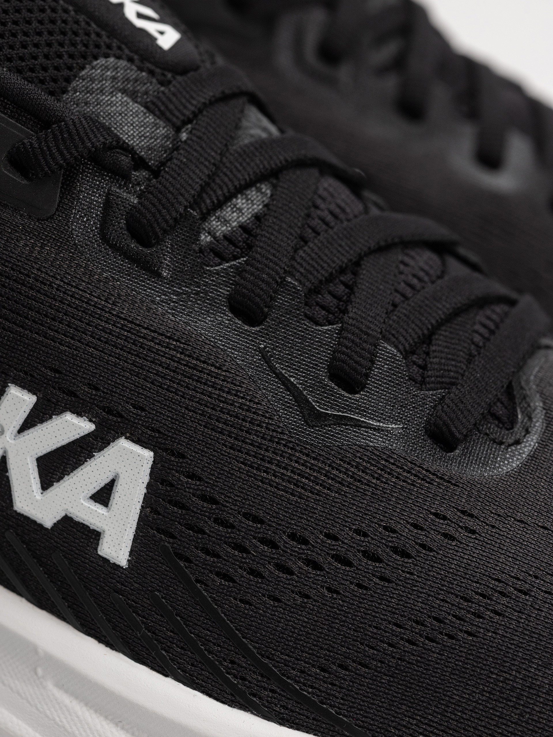 Buty Hoka Clifton 11 (black/white)