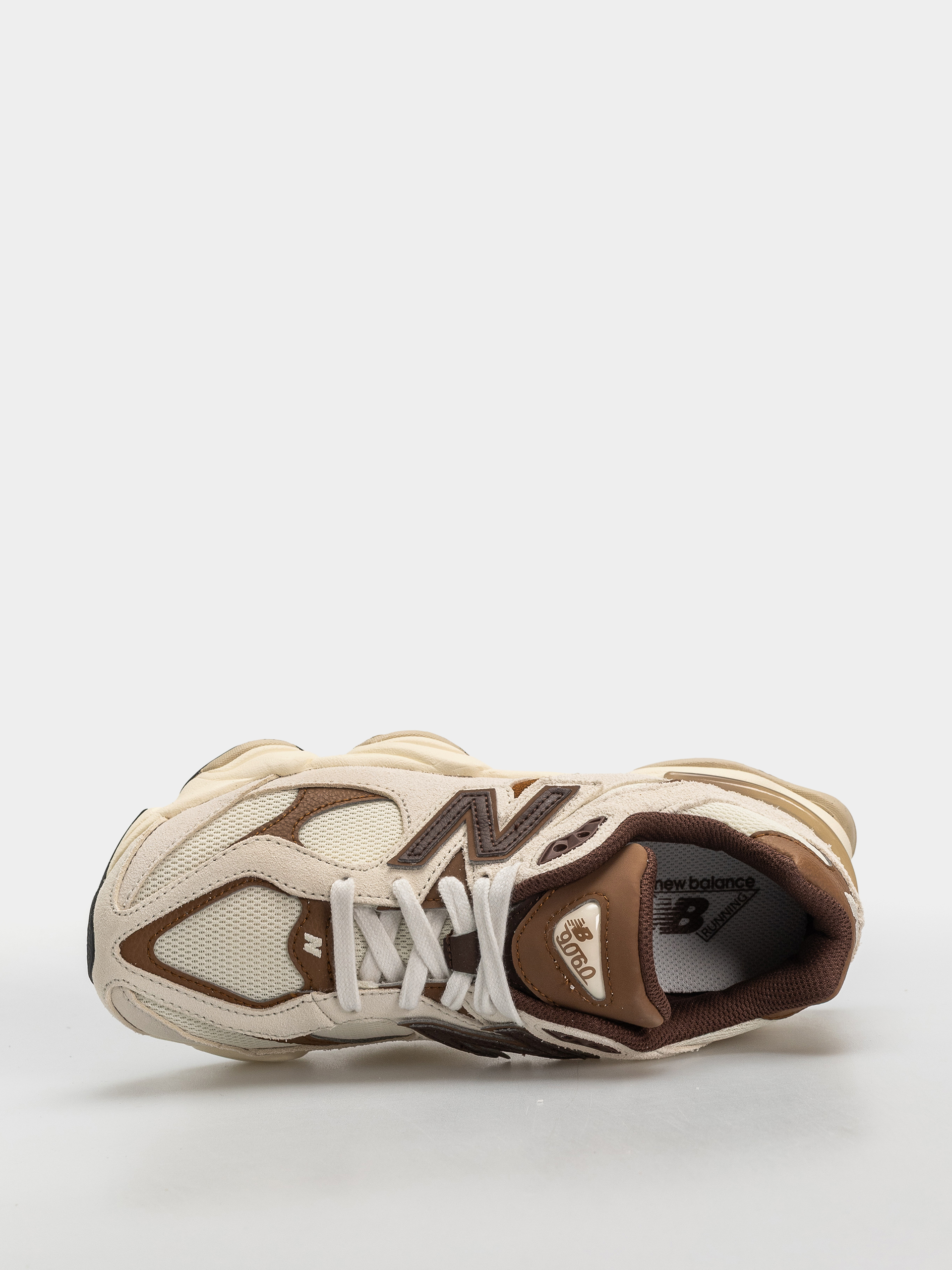 Buty New Balance 9060 JR (breakfast tea/angora)