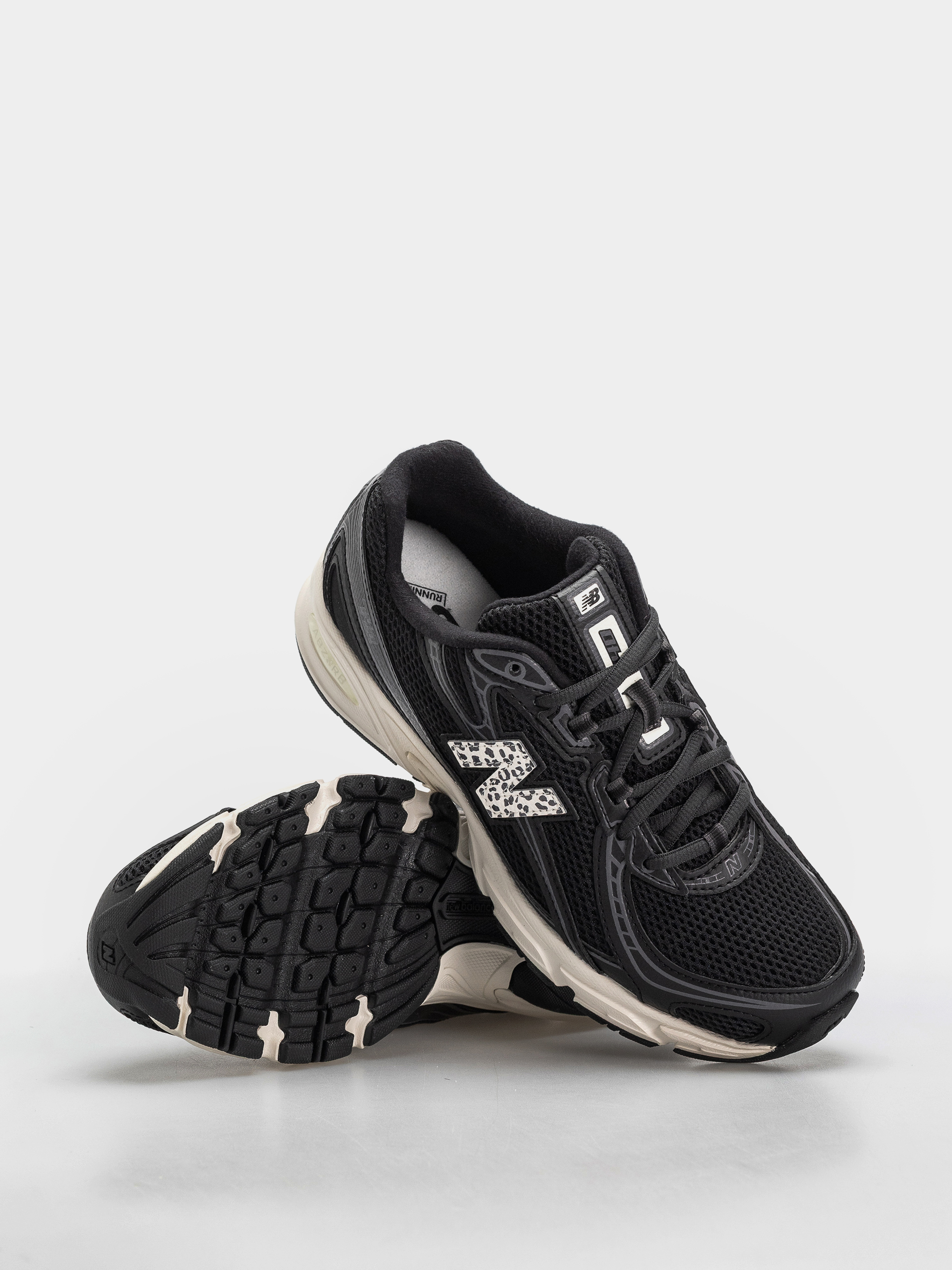 Buty New Balance 740 (black/sea salt)