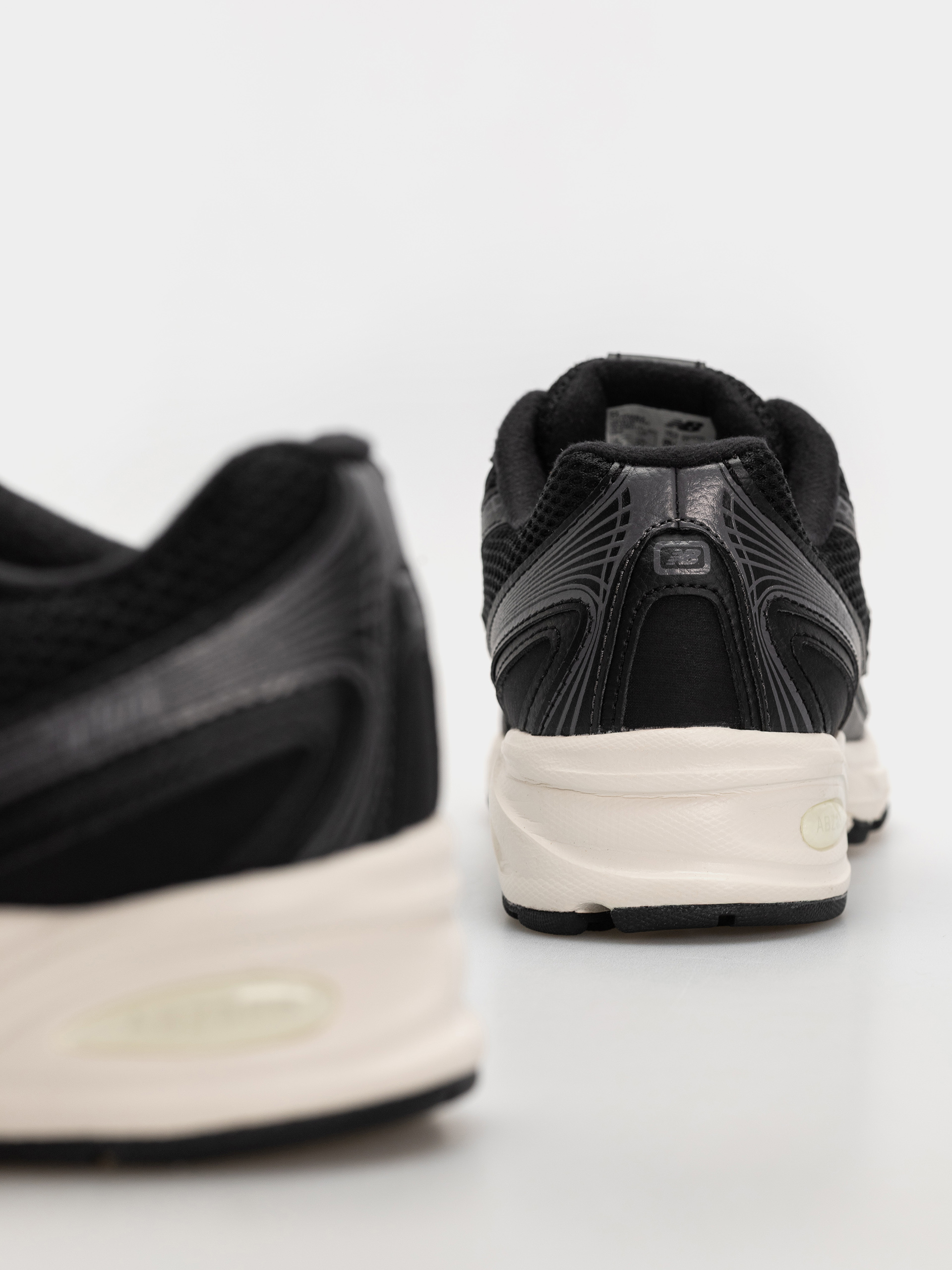 Buty New Balance 740 (black/sea salt)