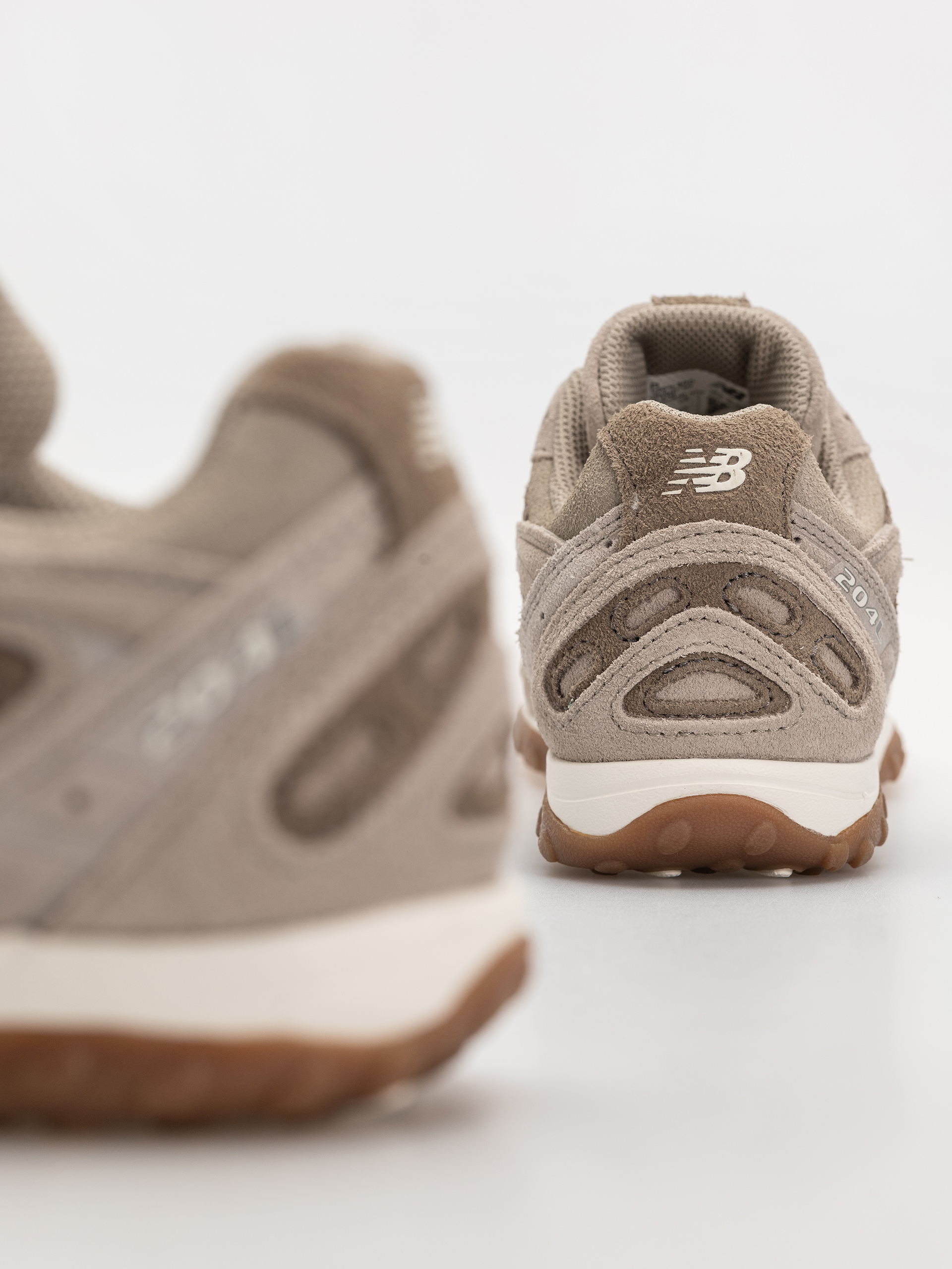 Buty New Balance 204L (arid stone/thunder brown)