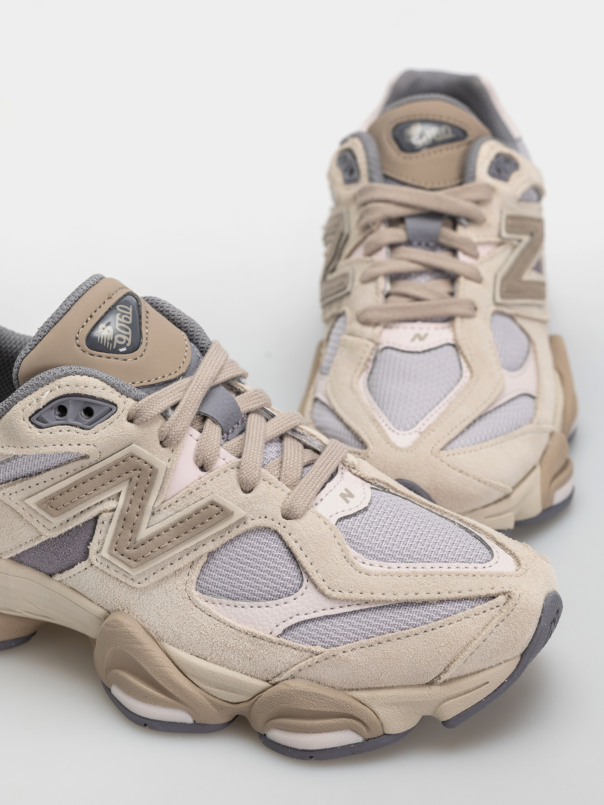 Buty New Balance 9060 (timberwolf/driftwood)