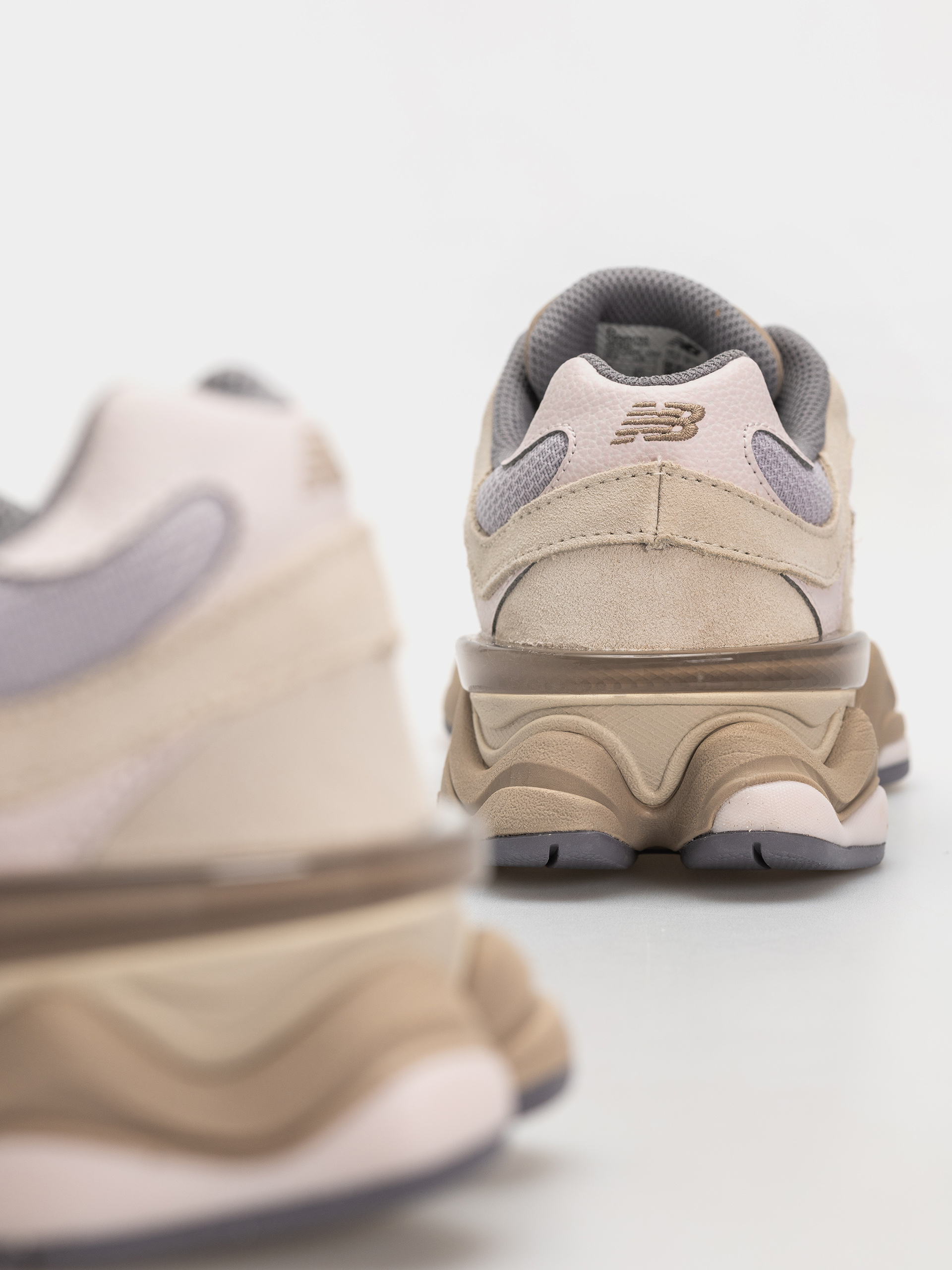 Buty New Balance 9060 (timberwolf/driftwood)