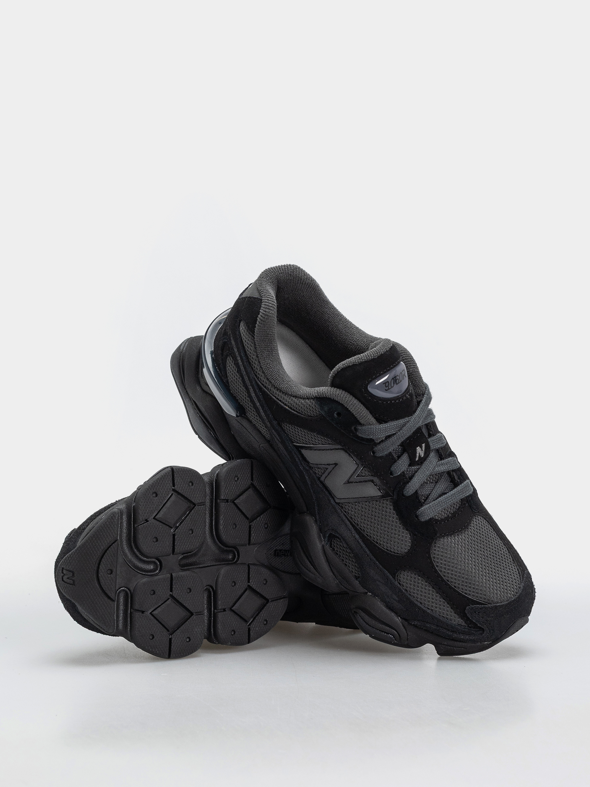 Buty New Balance 9060 (black/blacktop)