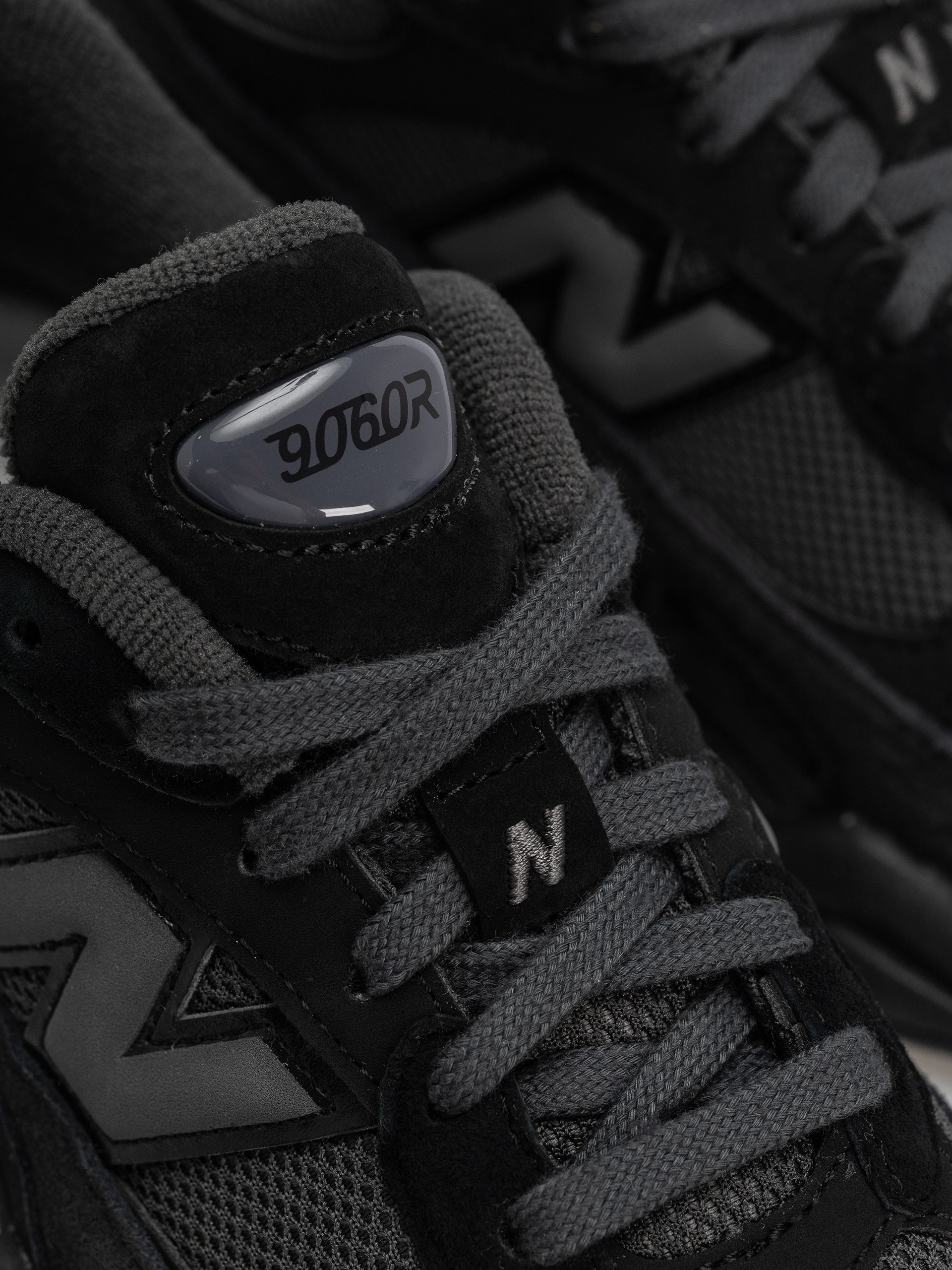 Buty New Balance 9060 (black/blacktop)