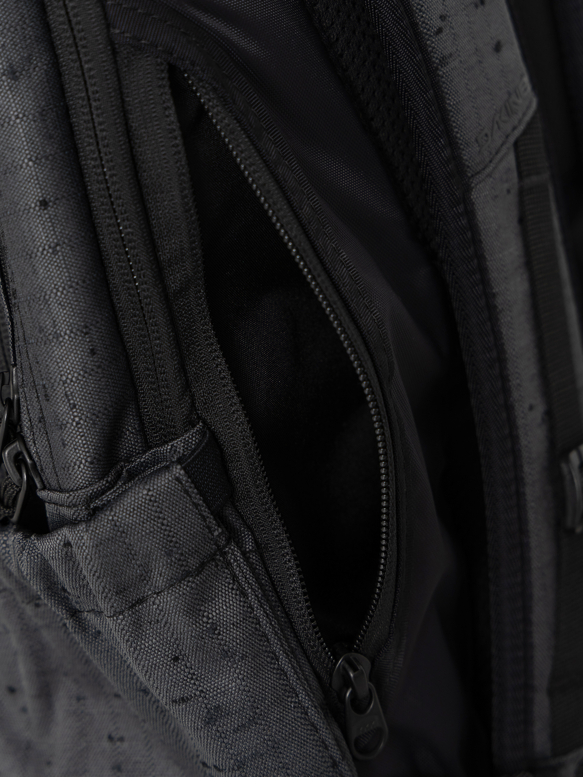 Plecak Dakine Campus 20 Year Anniversary 28L (black)