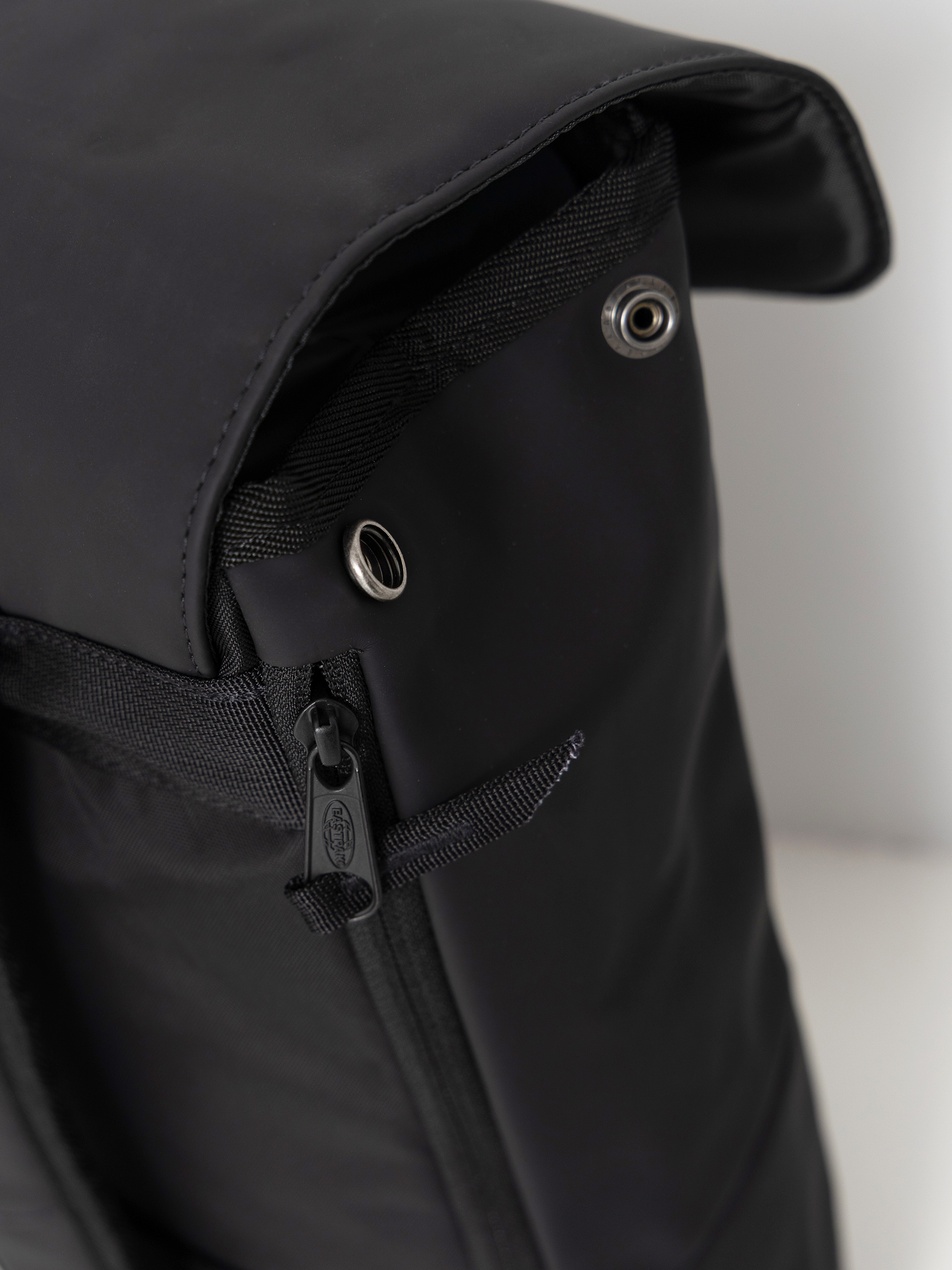 Plecak Eastpak Yarin (cnnct f matte black)