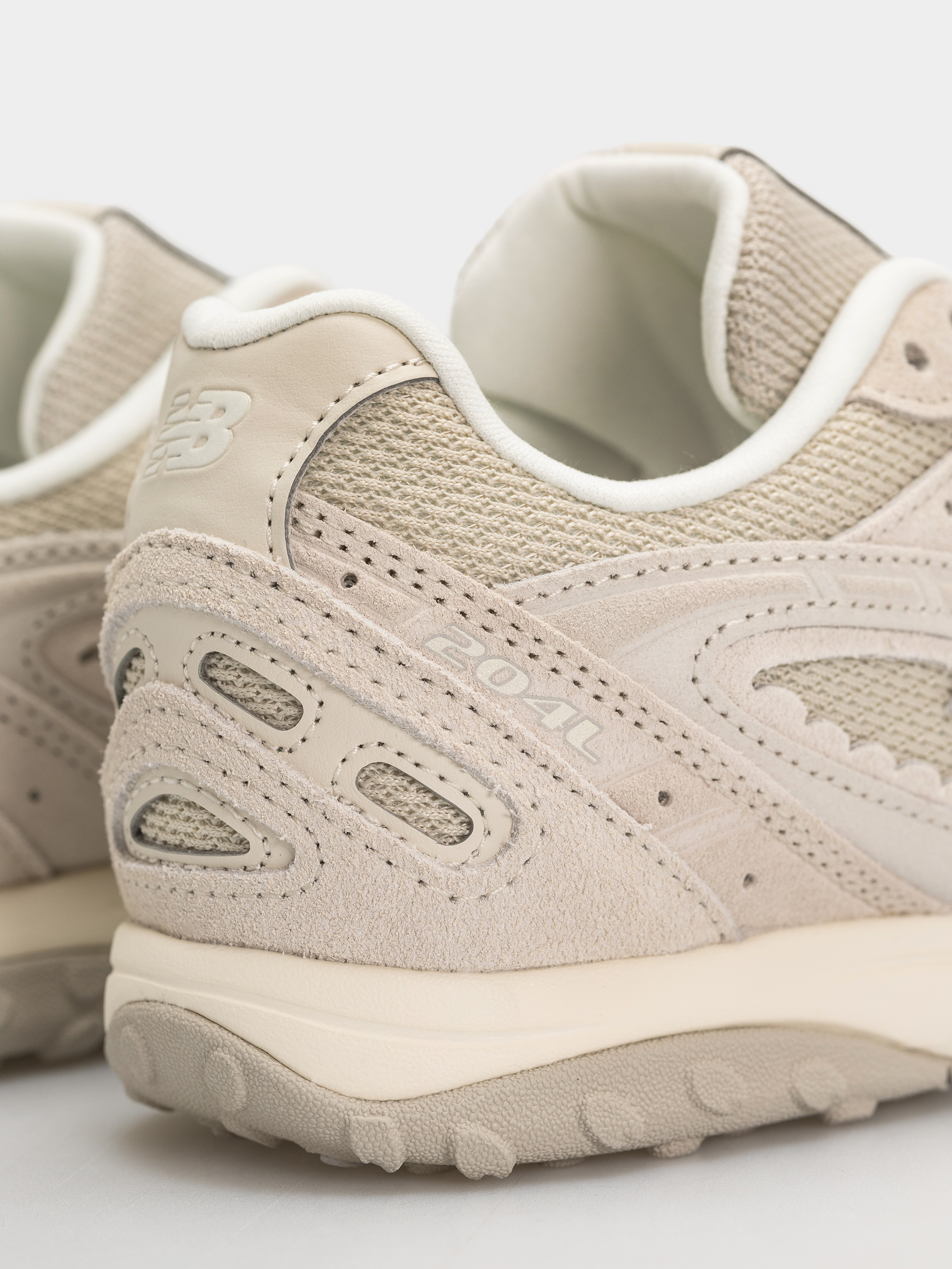 Buty New Balance 204L (sea salt)