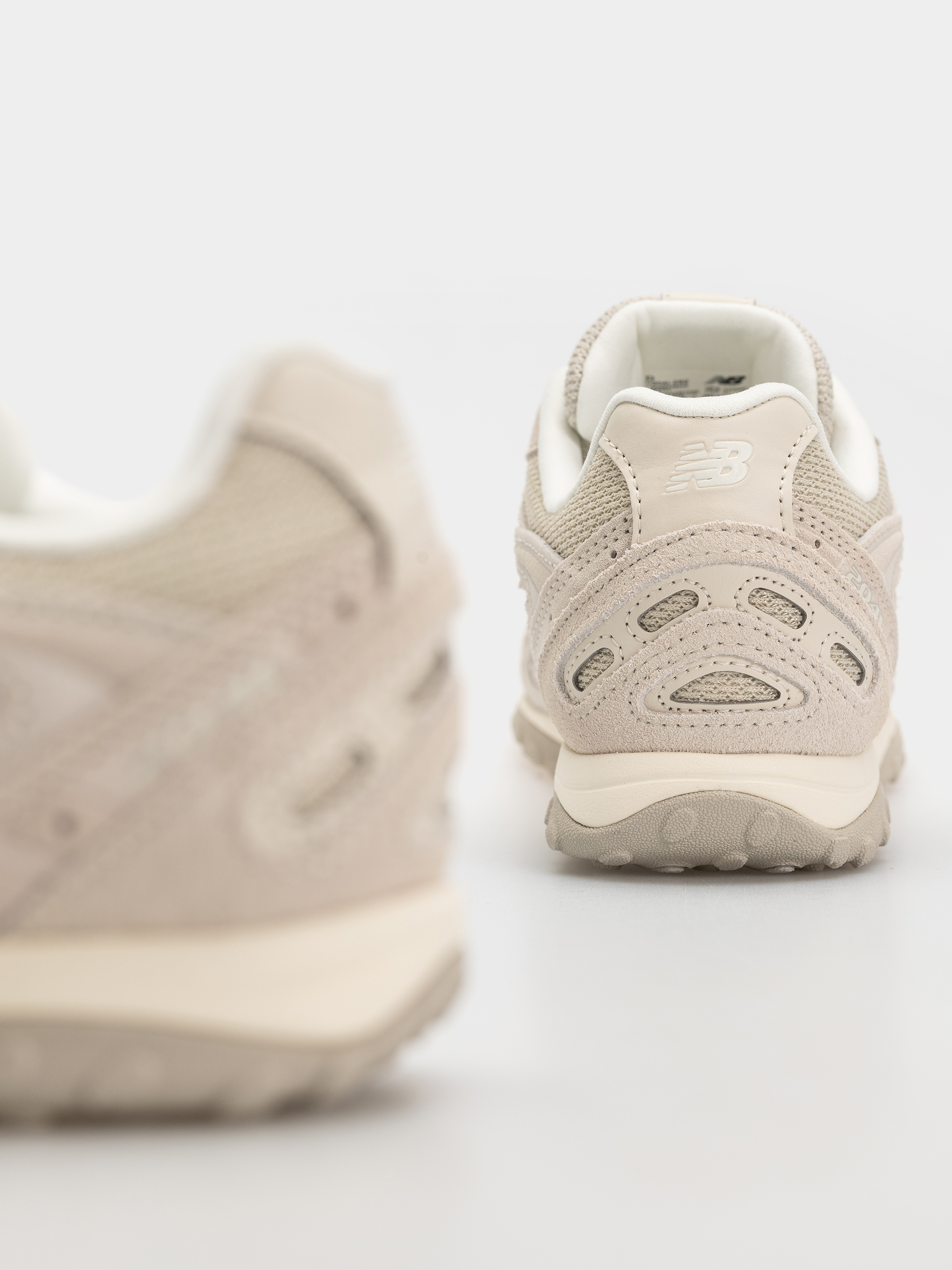 Buty New Balance 204L (sea salt)